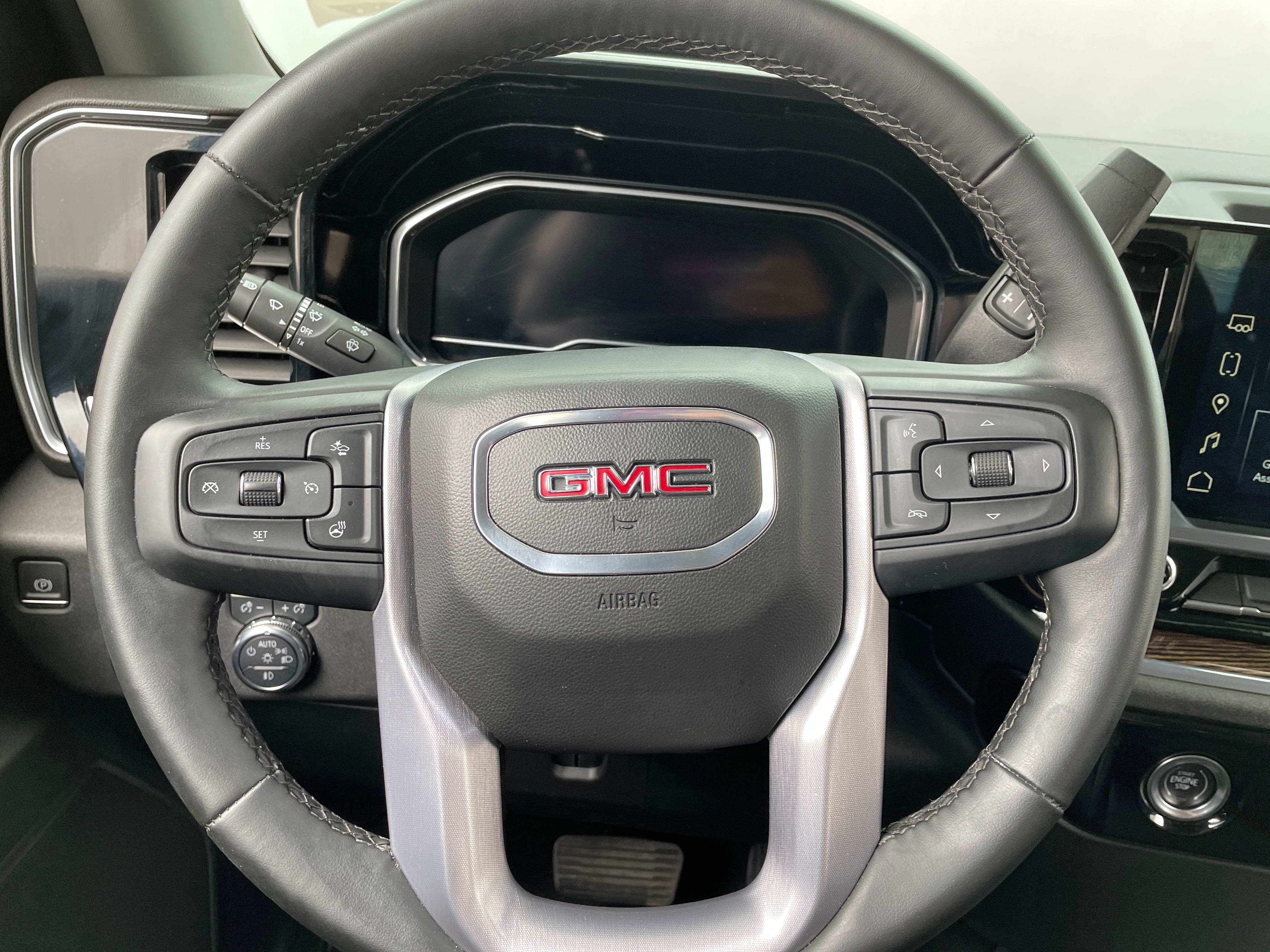 2024 GMC Sierra 1500 Elevation 5