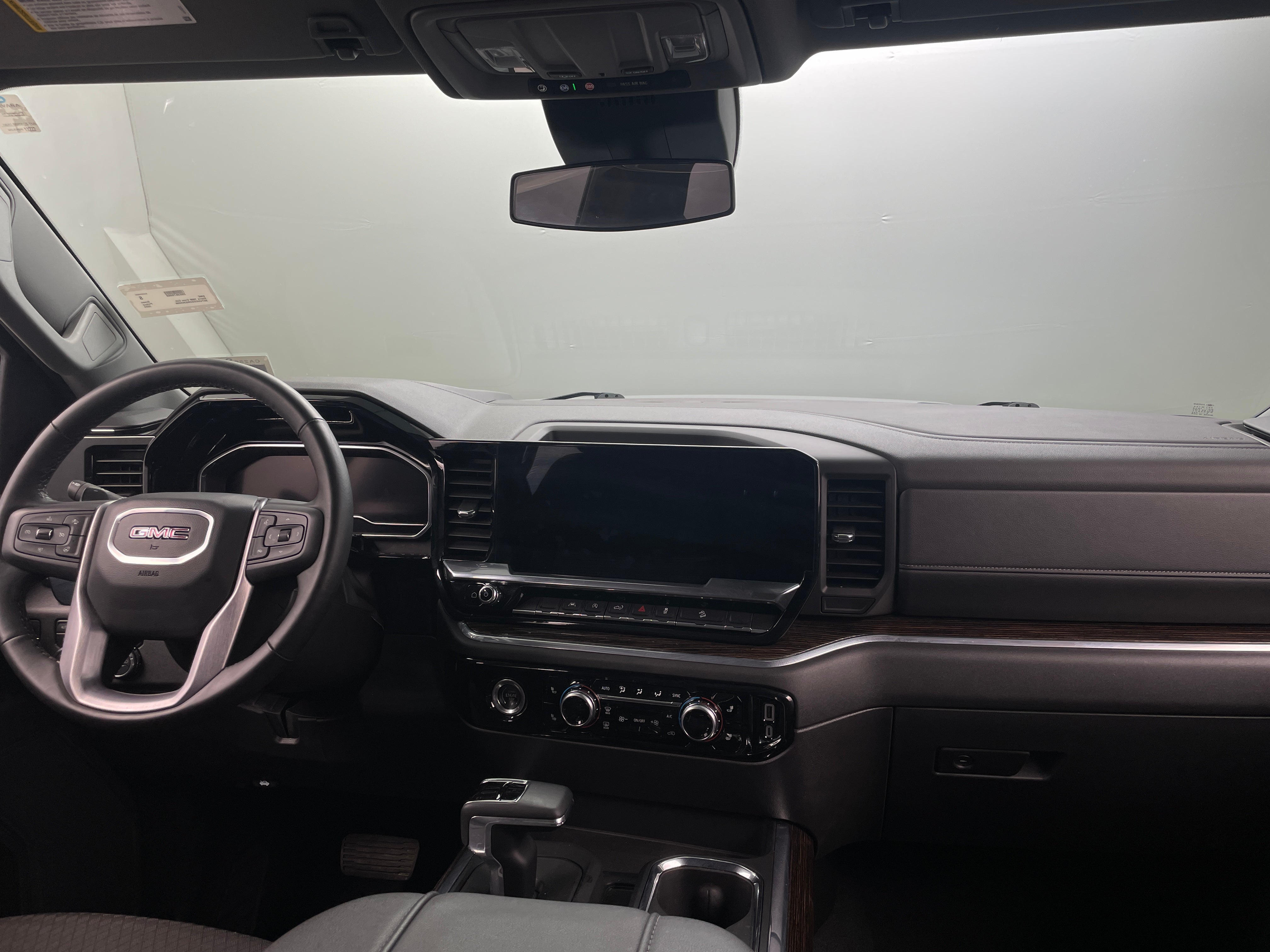 2024 GMC Sierra 1500 Elevation 3
