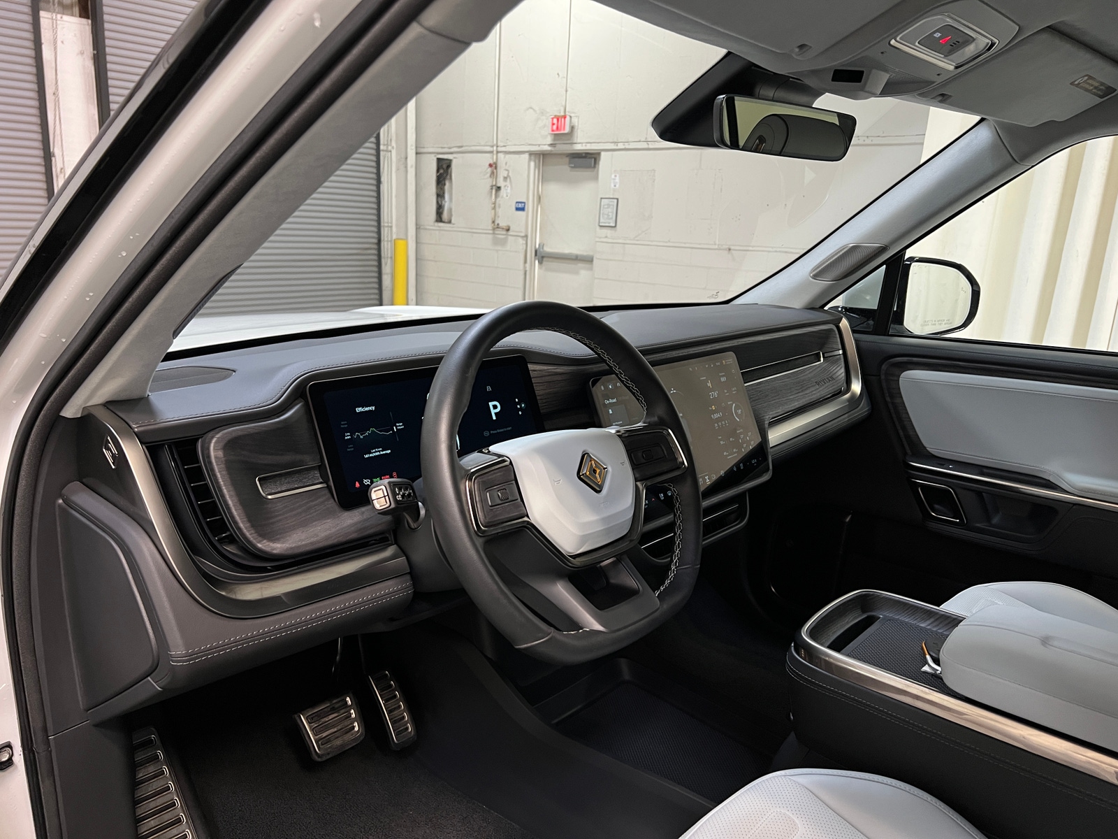 Thumbnail: 2023 Rivian R1S - 2
