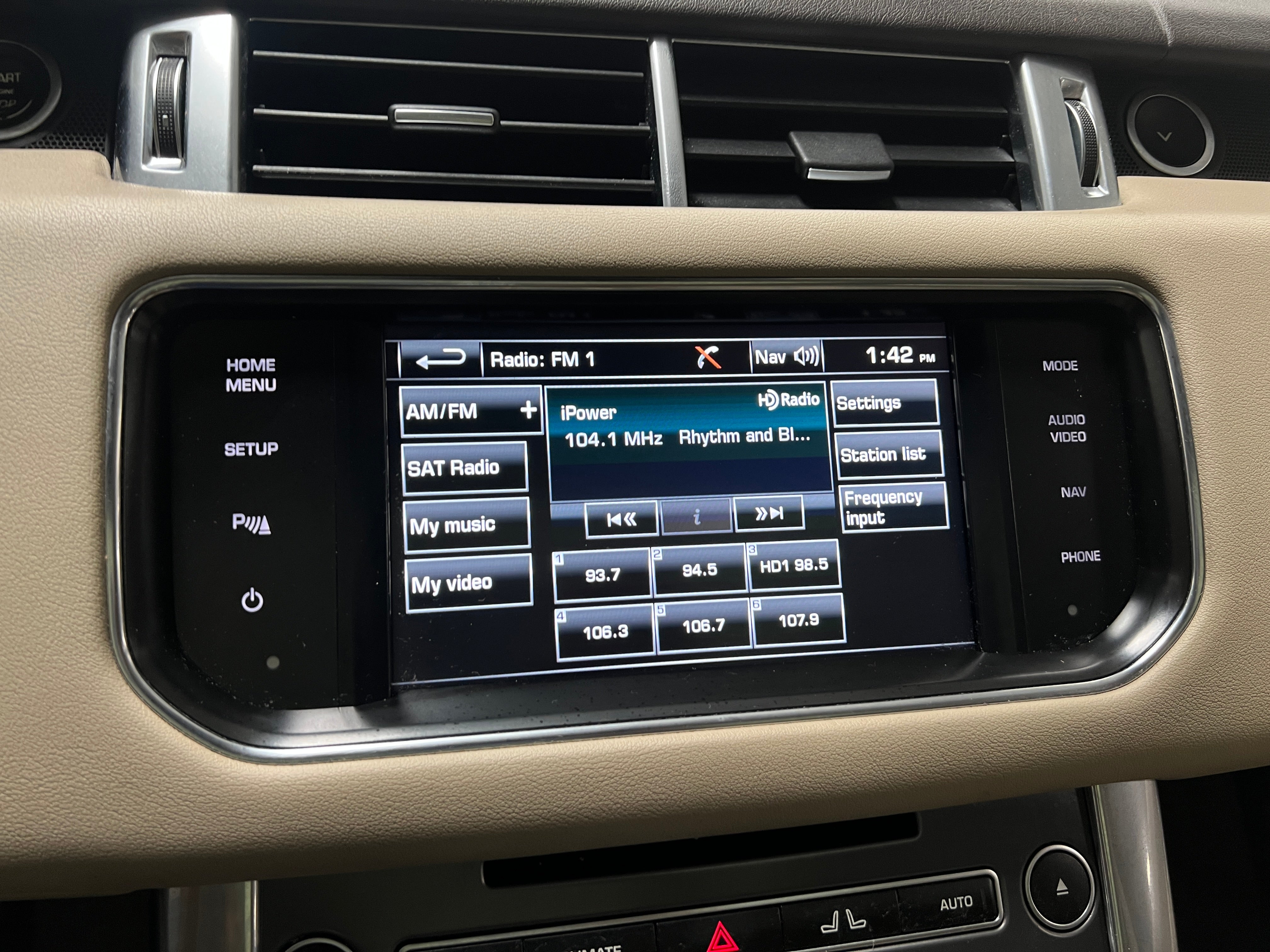 2015 Land Rover Range Rover Sport SE 3