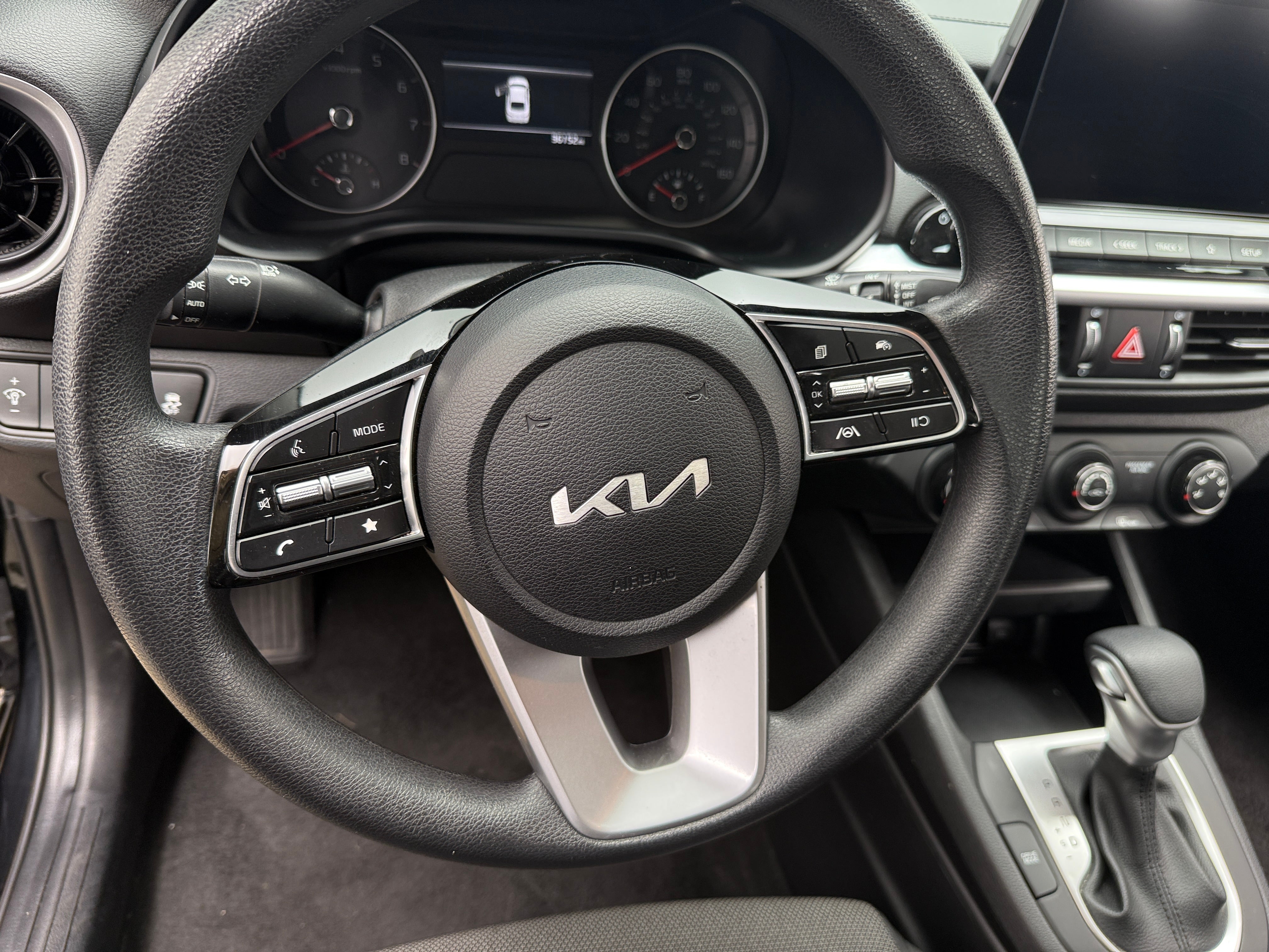 2024 Kia Forte LXS 5