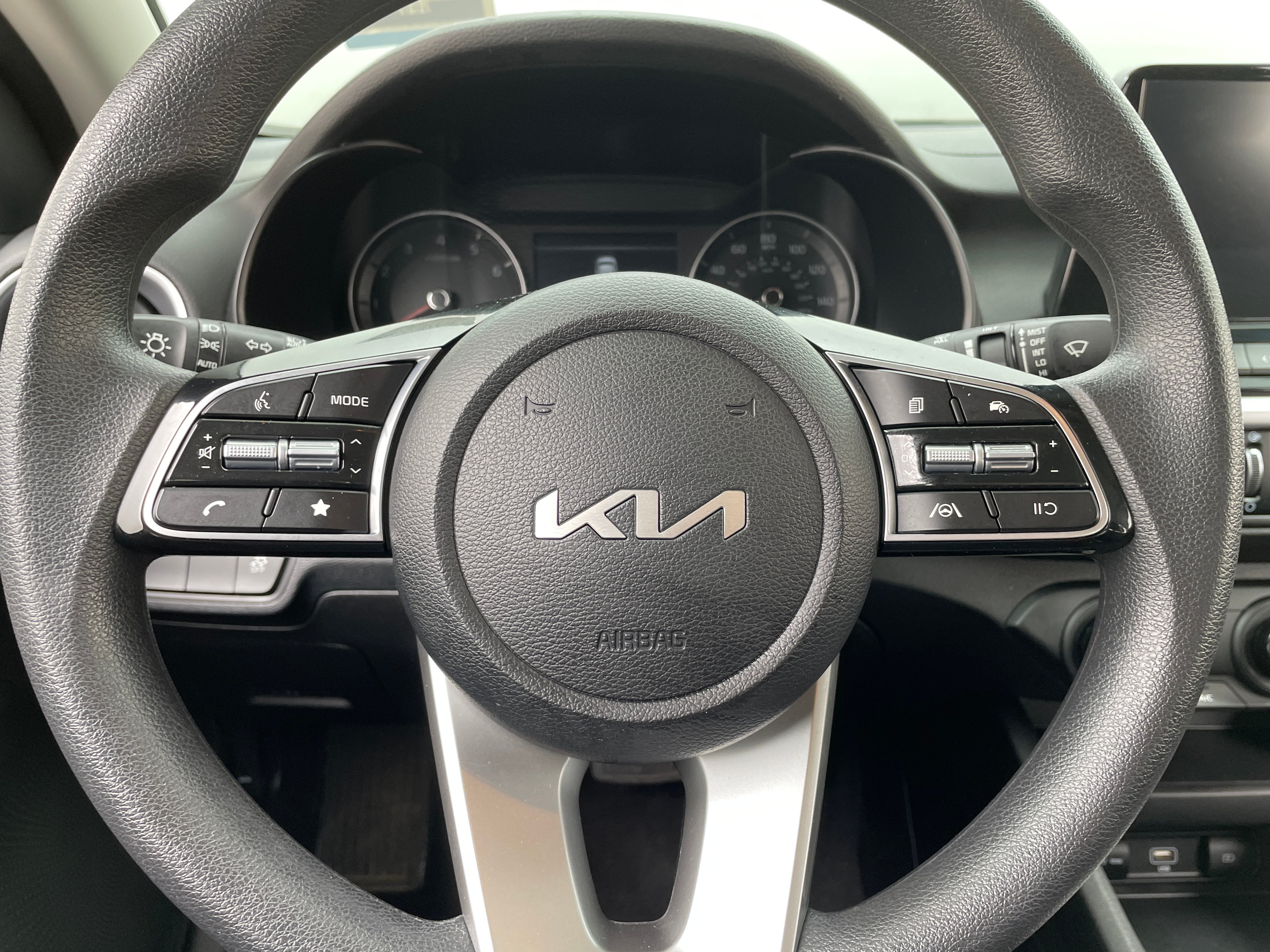2024 Kia Forte LXS 5