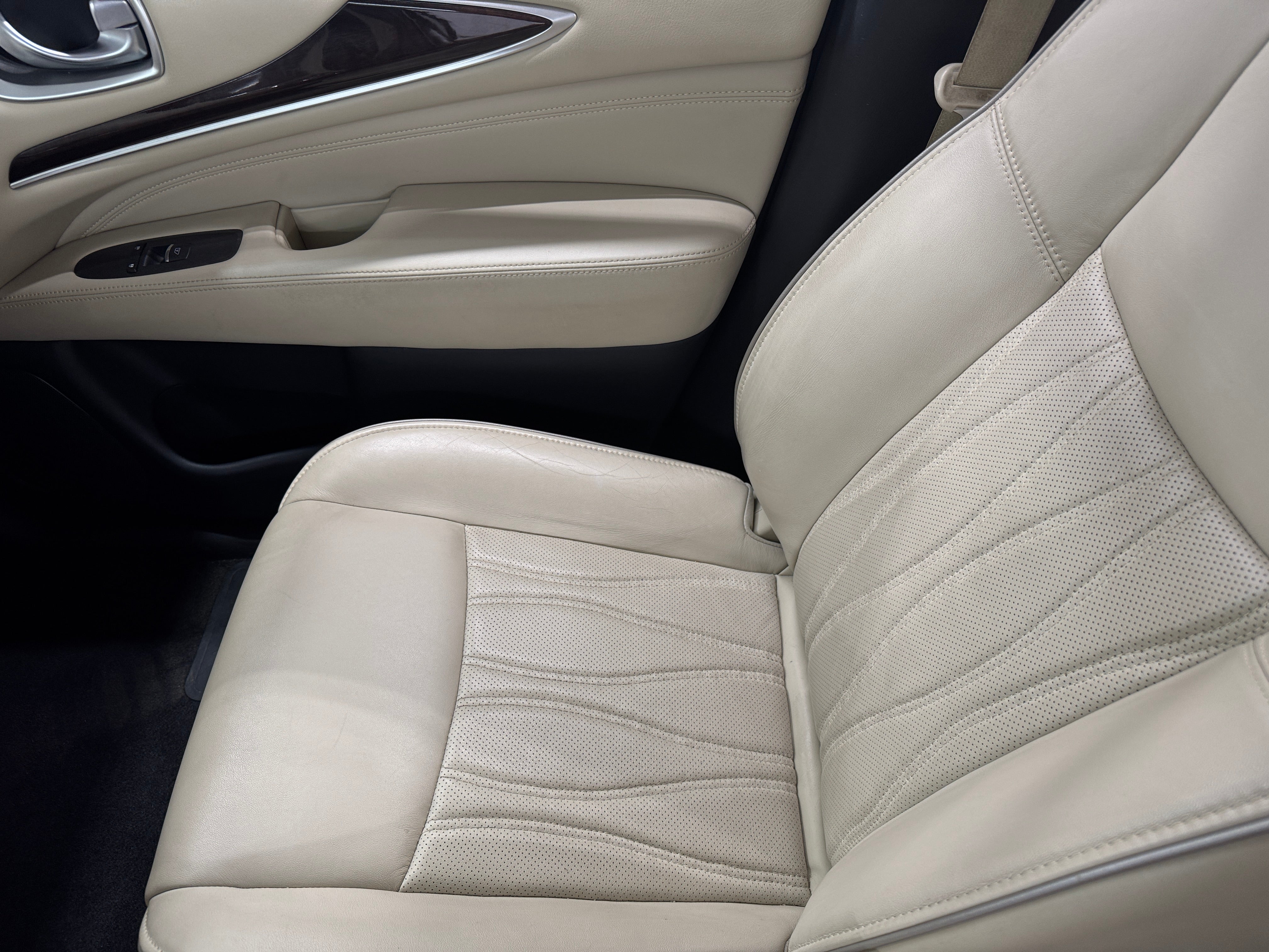 2019 INFINITI QX60 Luxe 2
