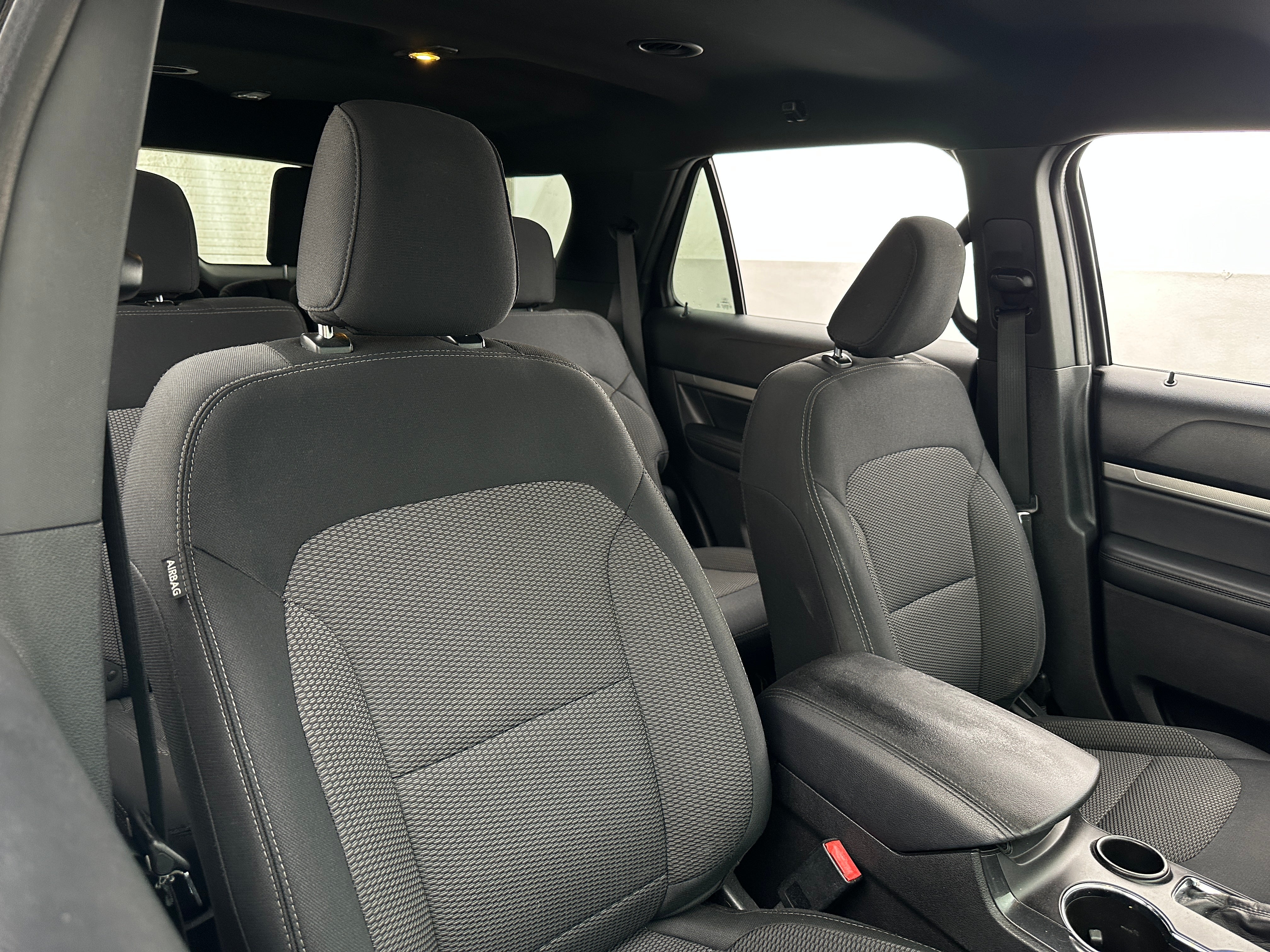 2019 Ford Explorer XLT 2