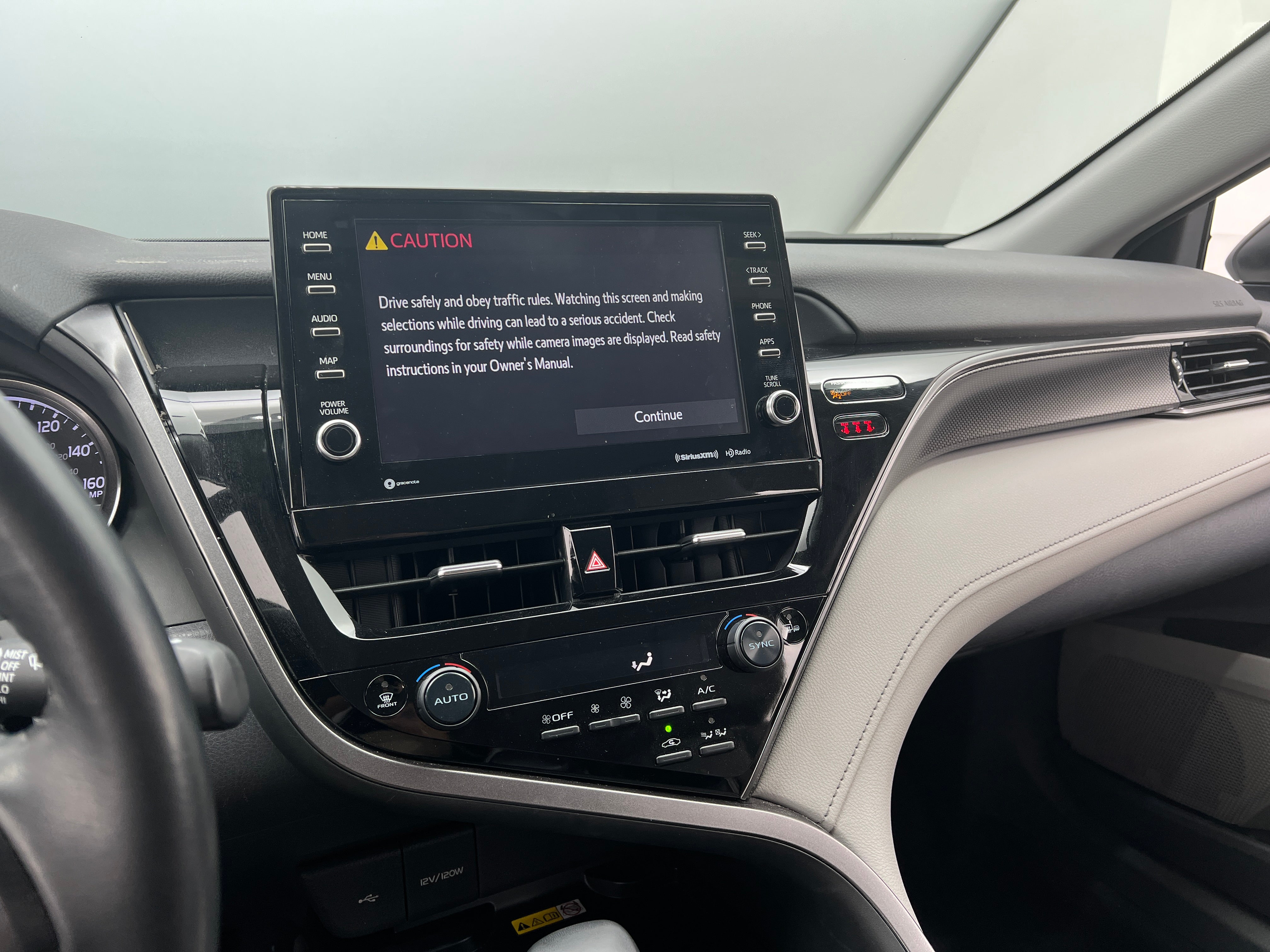 2022 Toyota Camry XSE 3