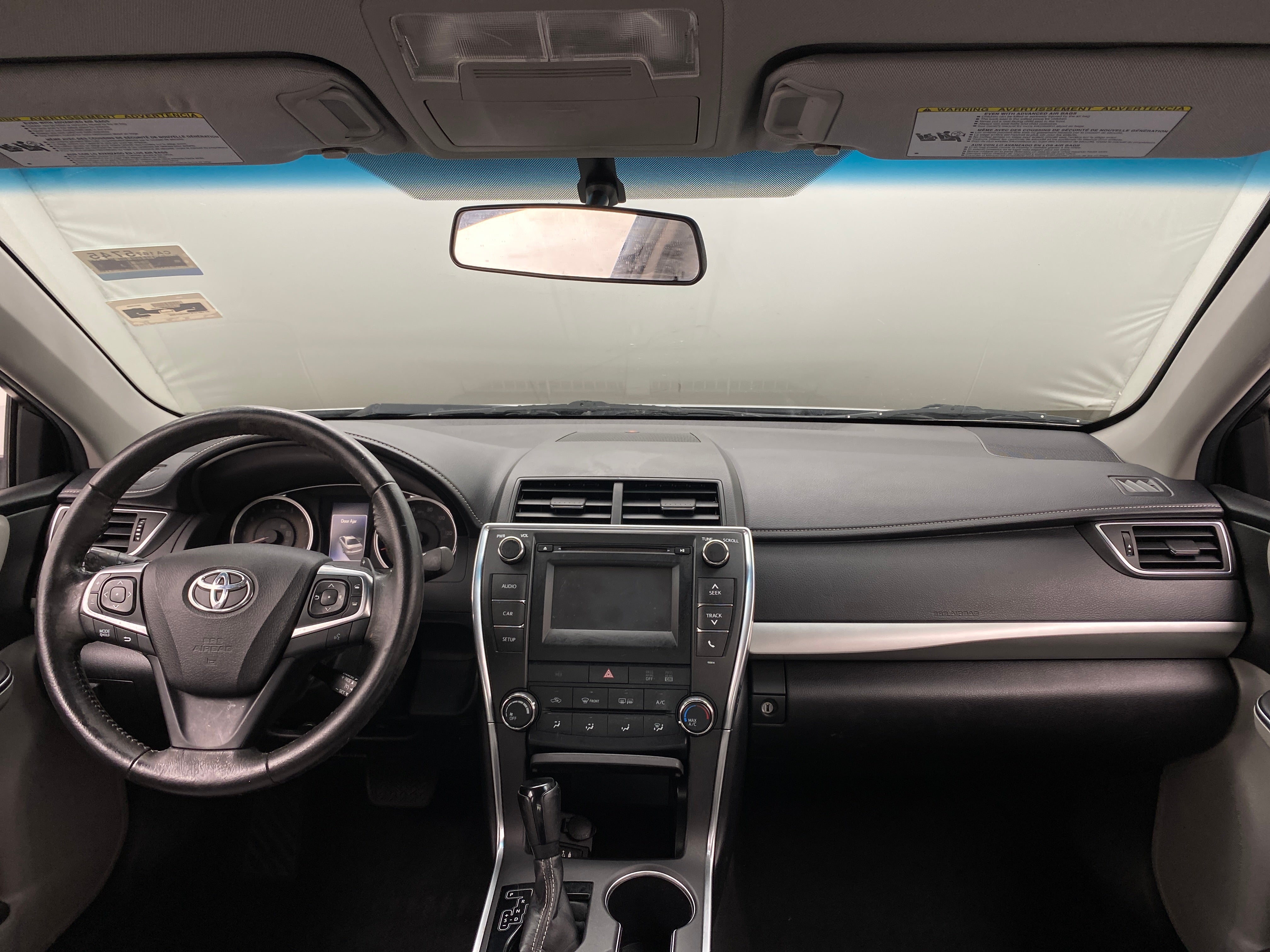 2017 Toyota Camry SE 3