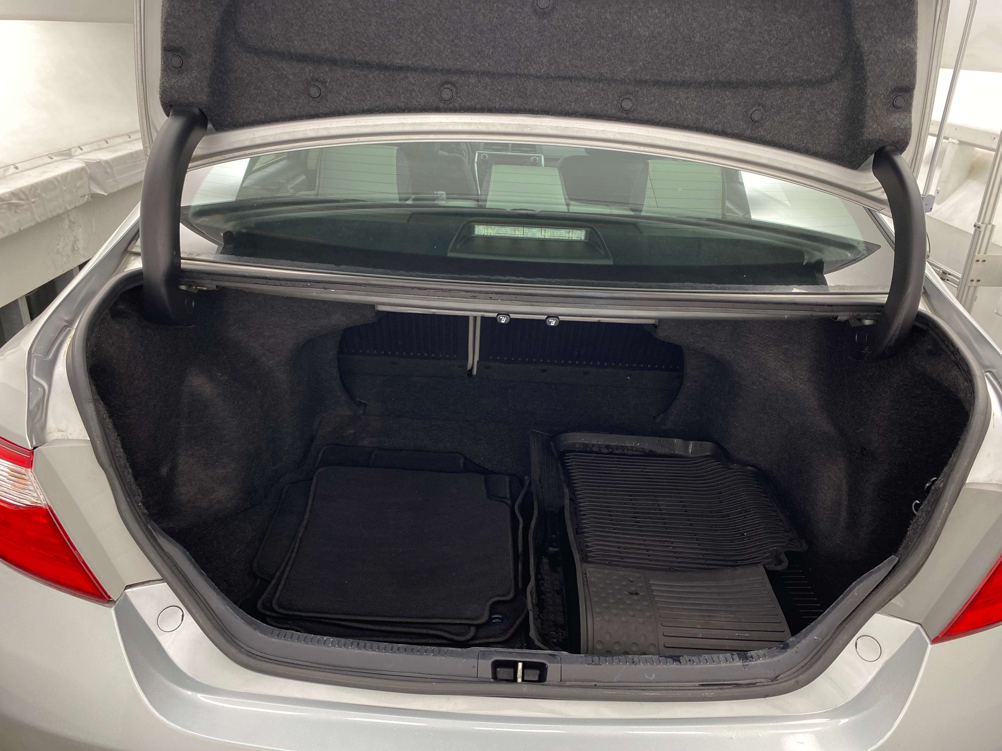 2017 Toyota Camry SE 7