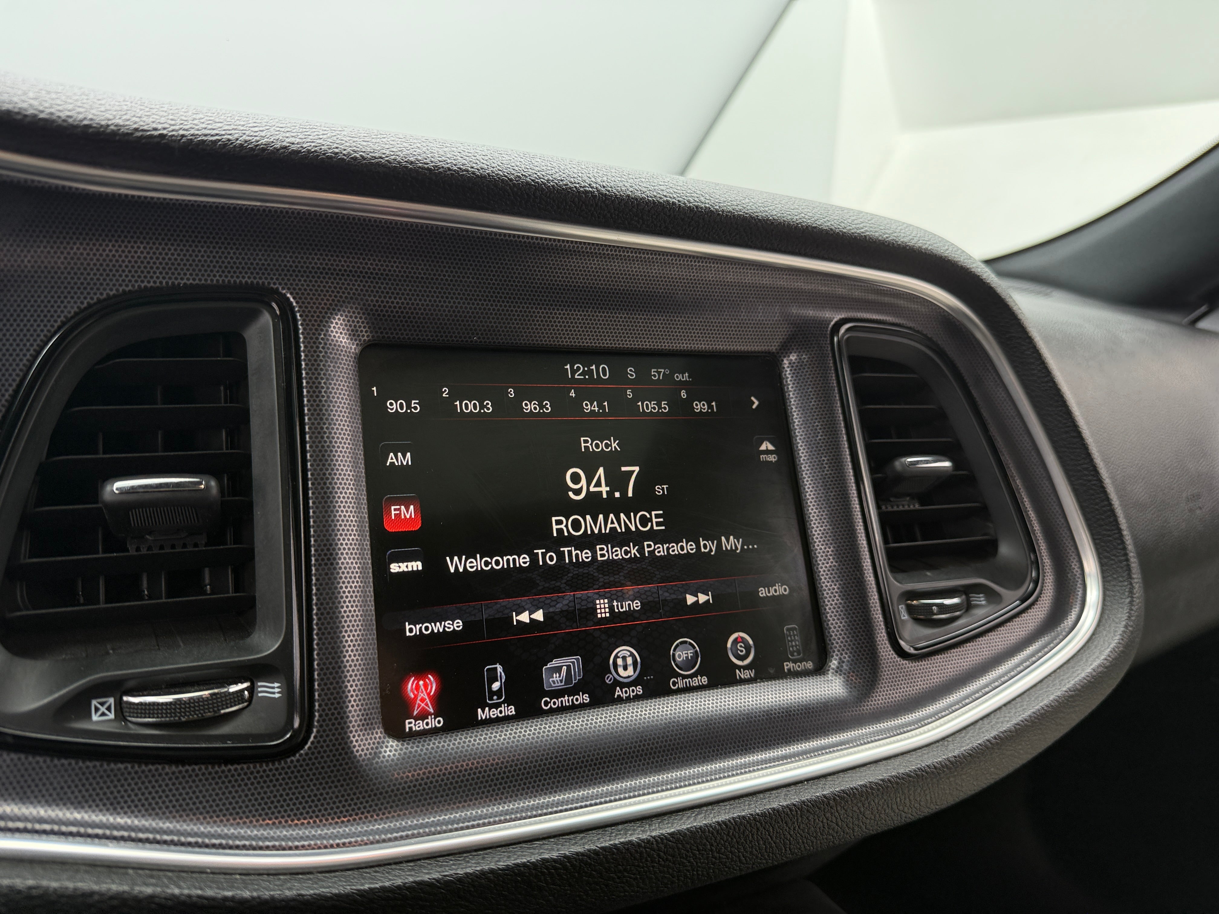 2016 Dodge Challenger SXT 2