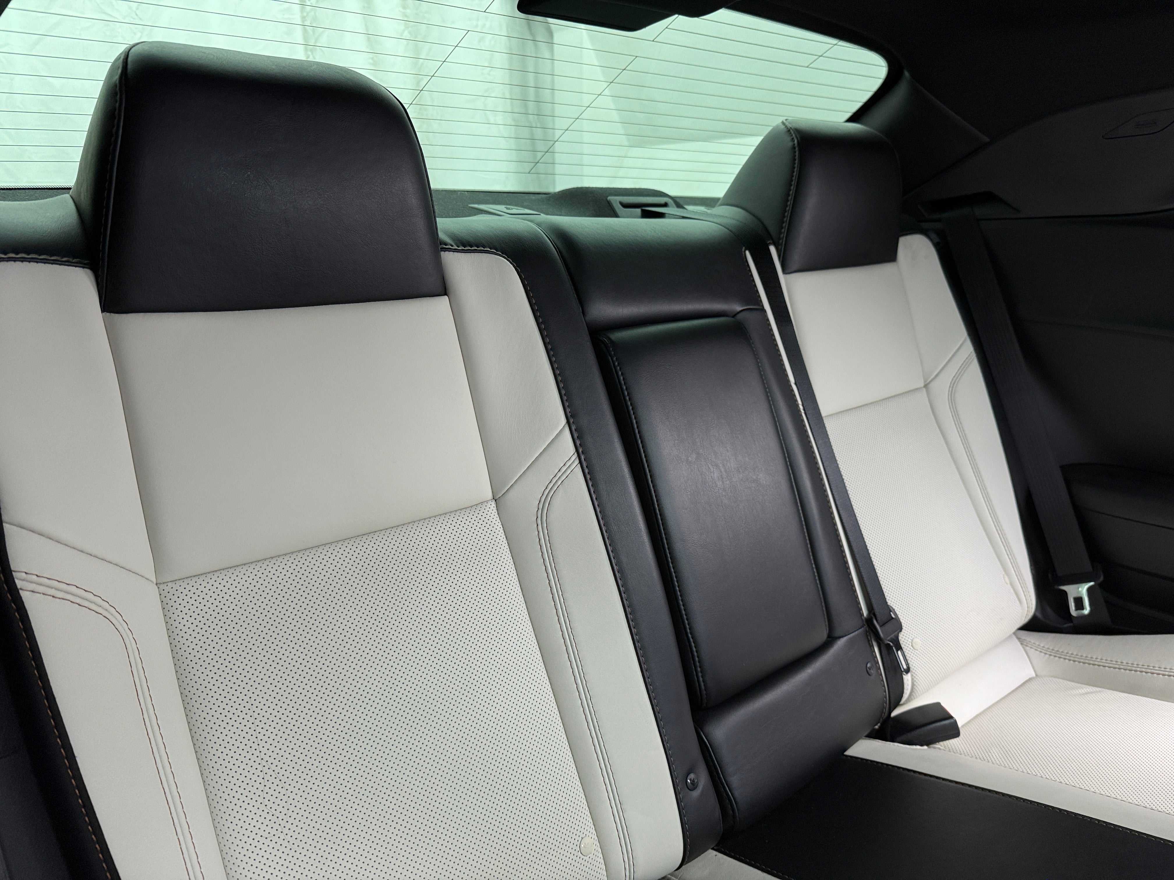 2016 Dodge Challenger SXT 4