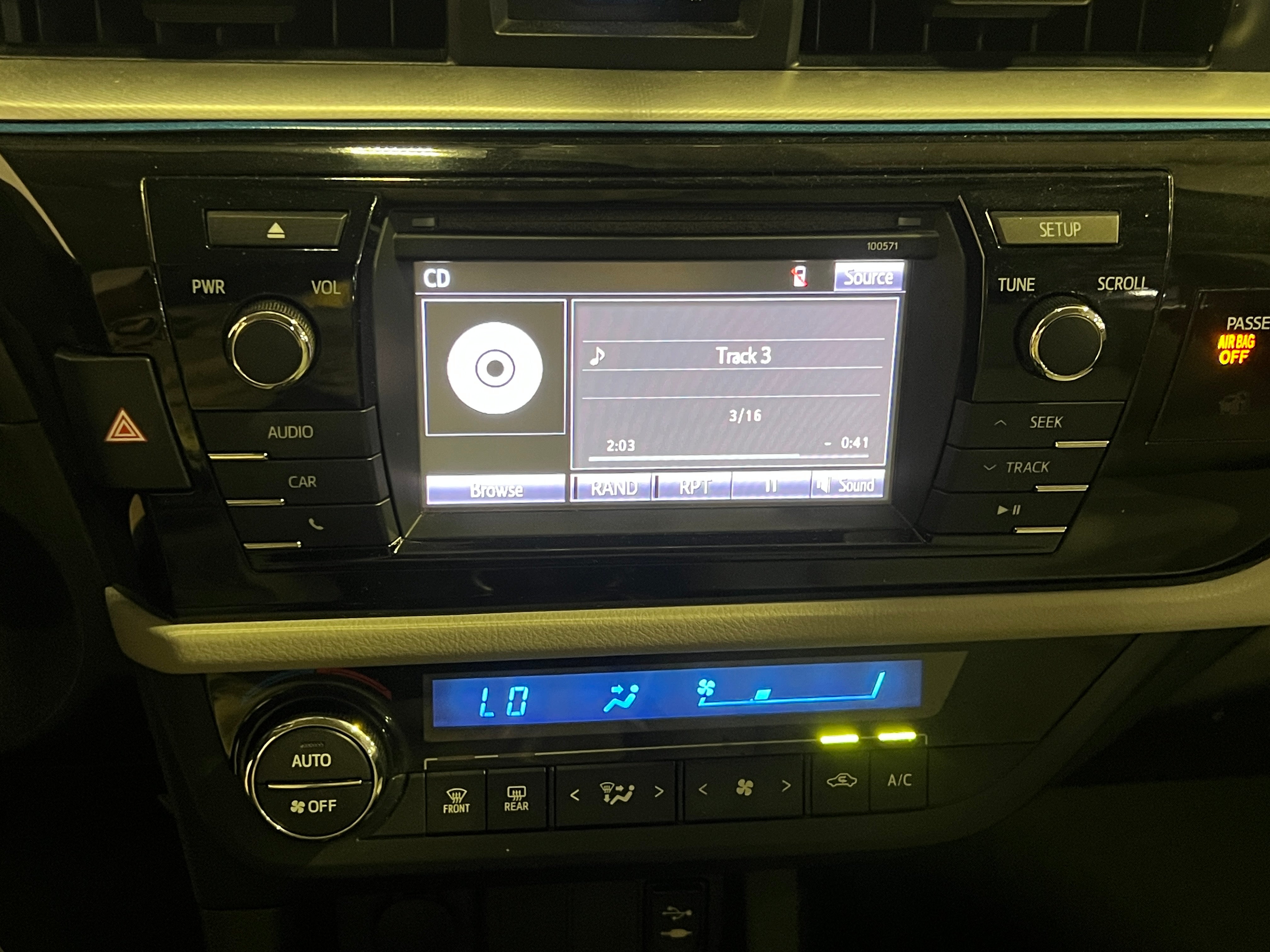 2016 Toyota Corolla LE 4