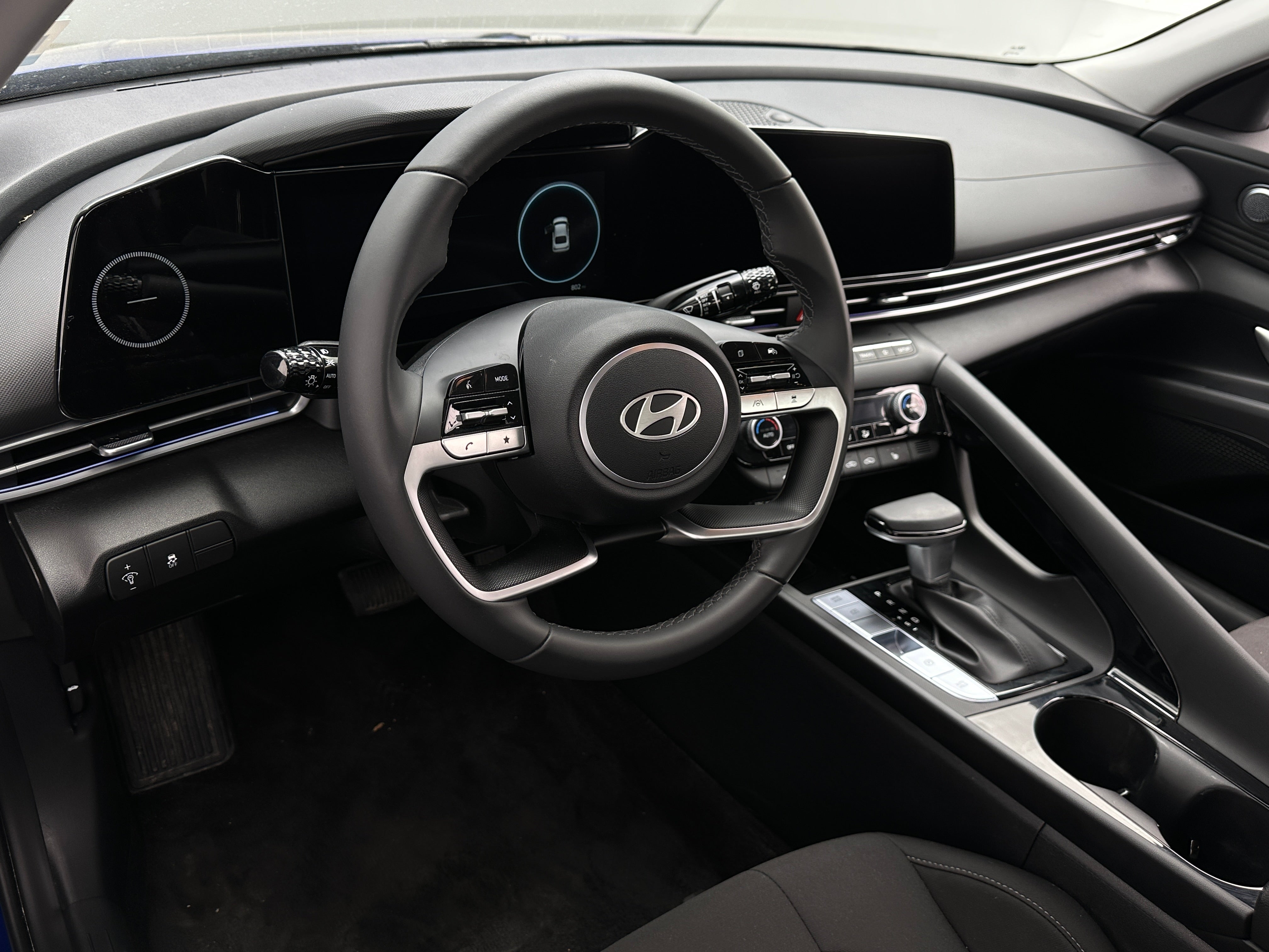 2025 Hyundai Elantra SEL 3