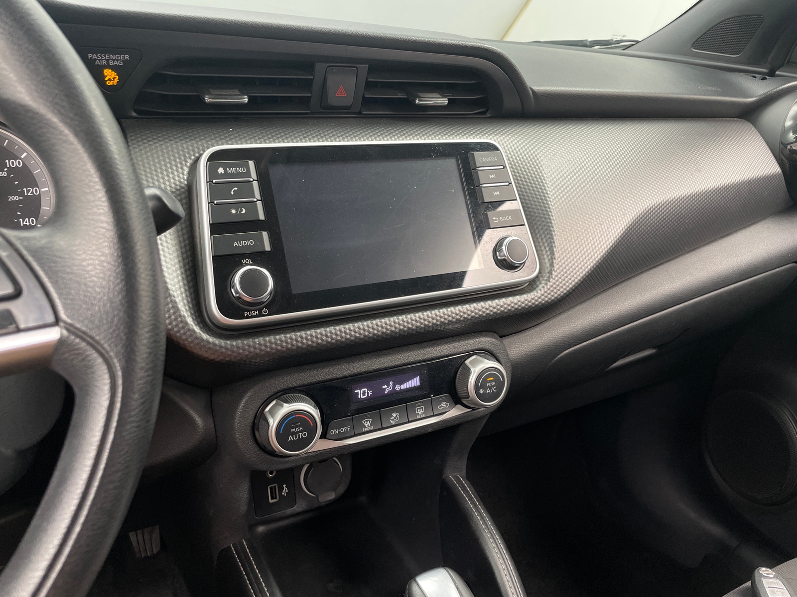 Thumbnail: 2019 Nissan Kicks - 4