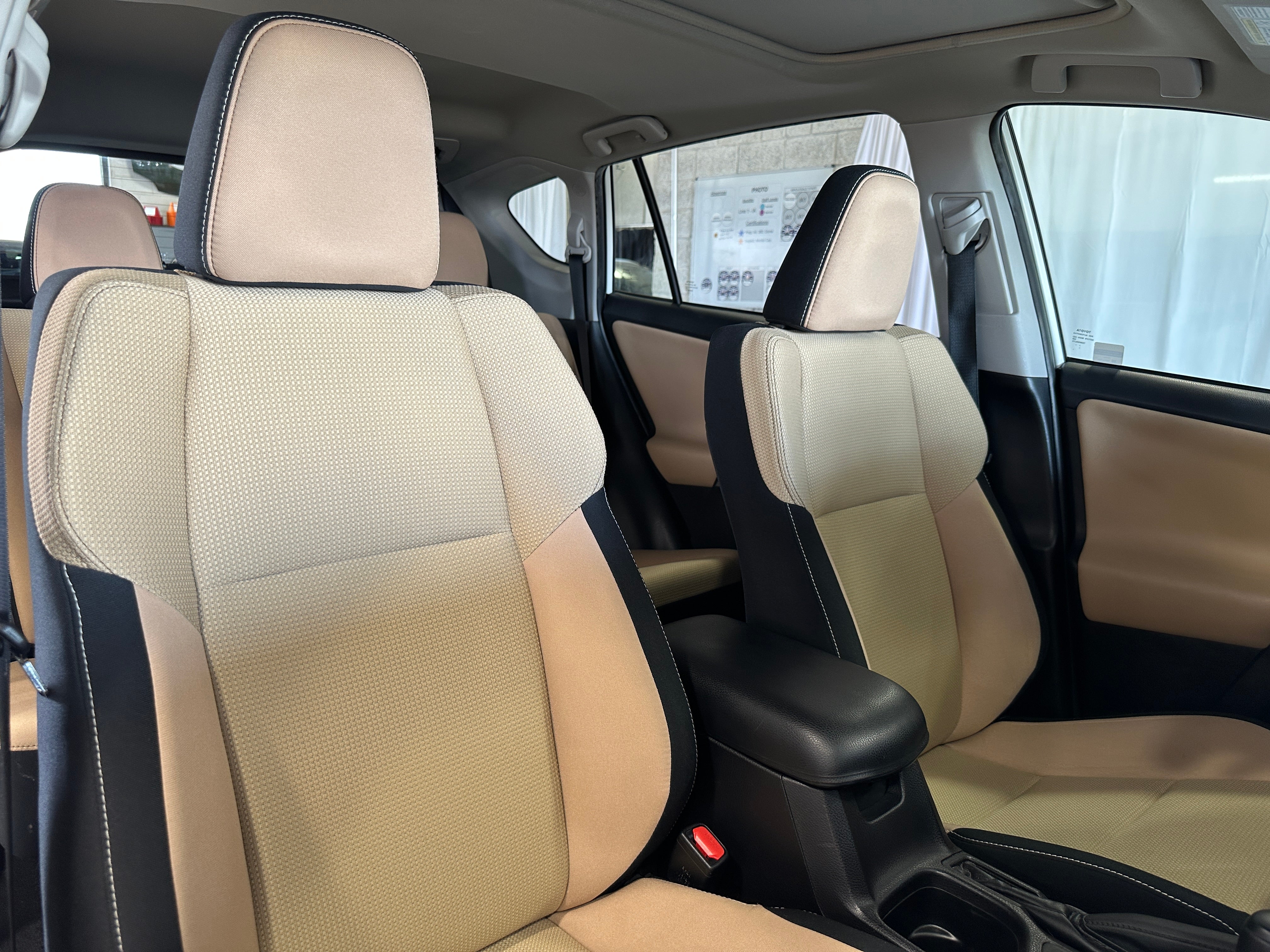 2016 Toyota RAV4 XLE 2