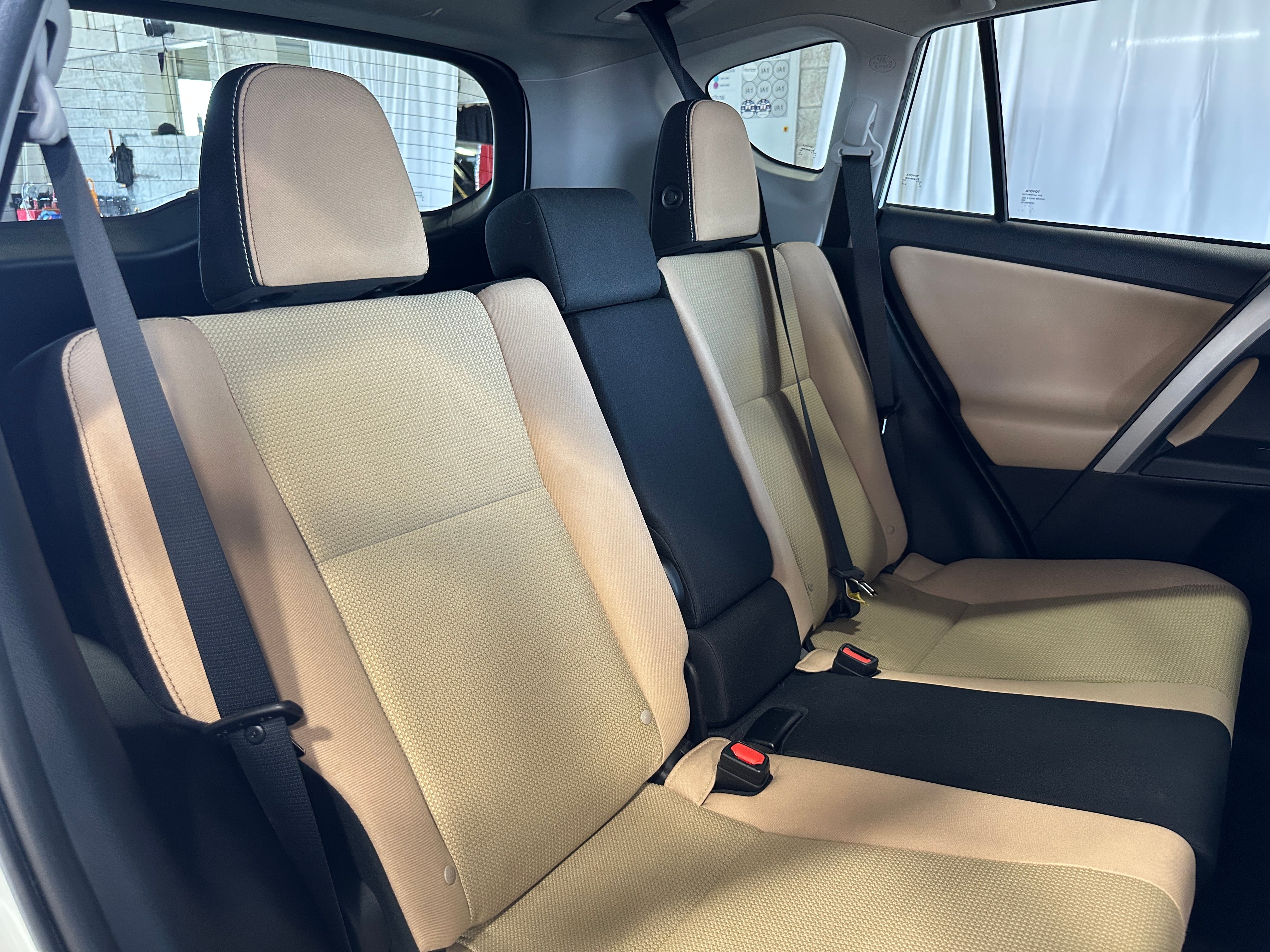 2016 Toyota RAV4 XLE 6