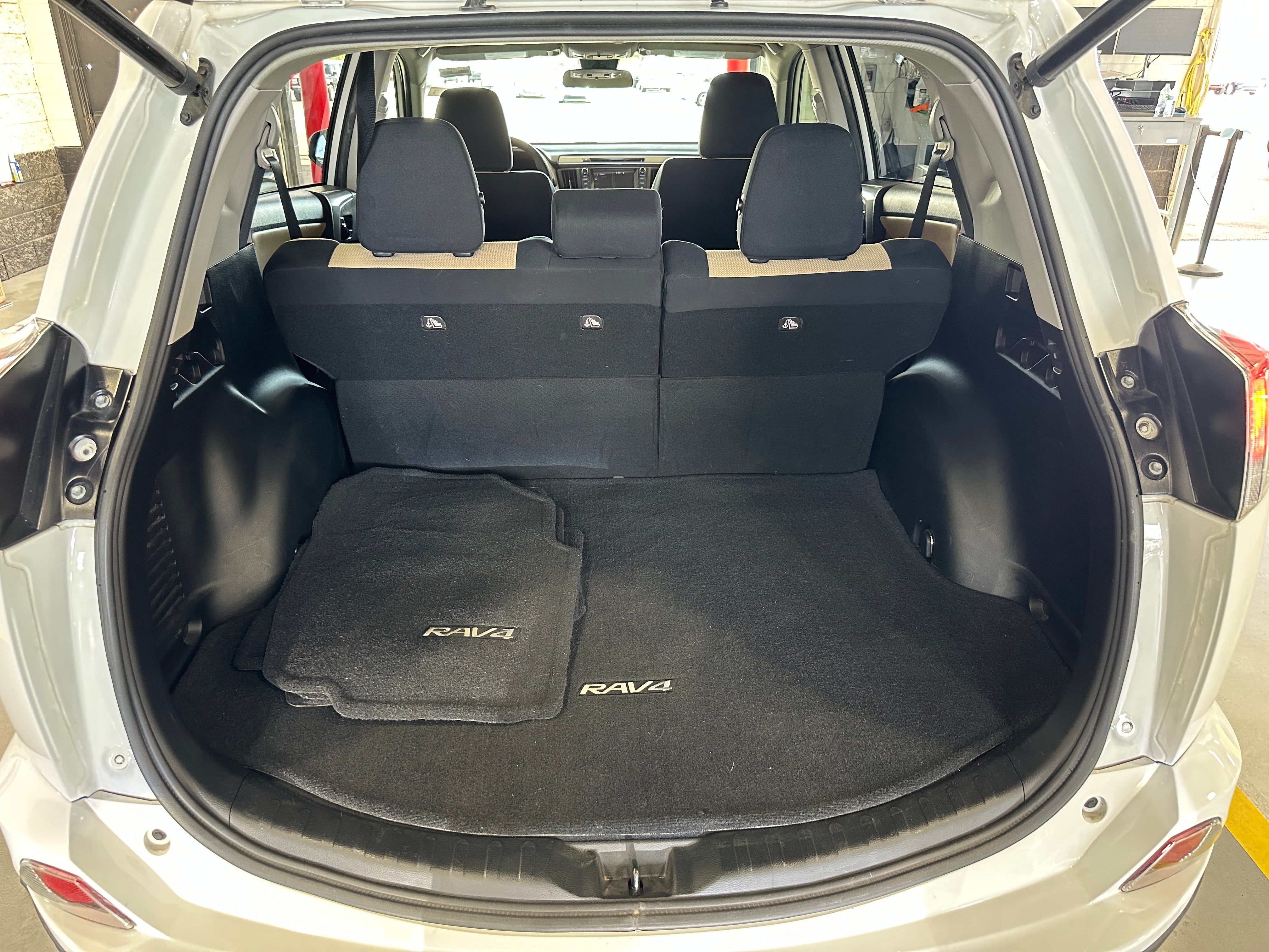 2016 Toyota RAV4 XLE 7