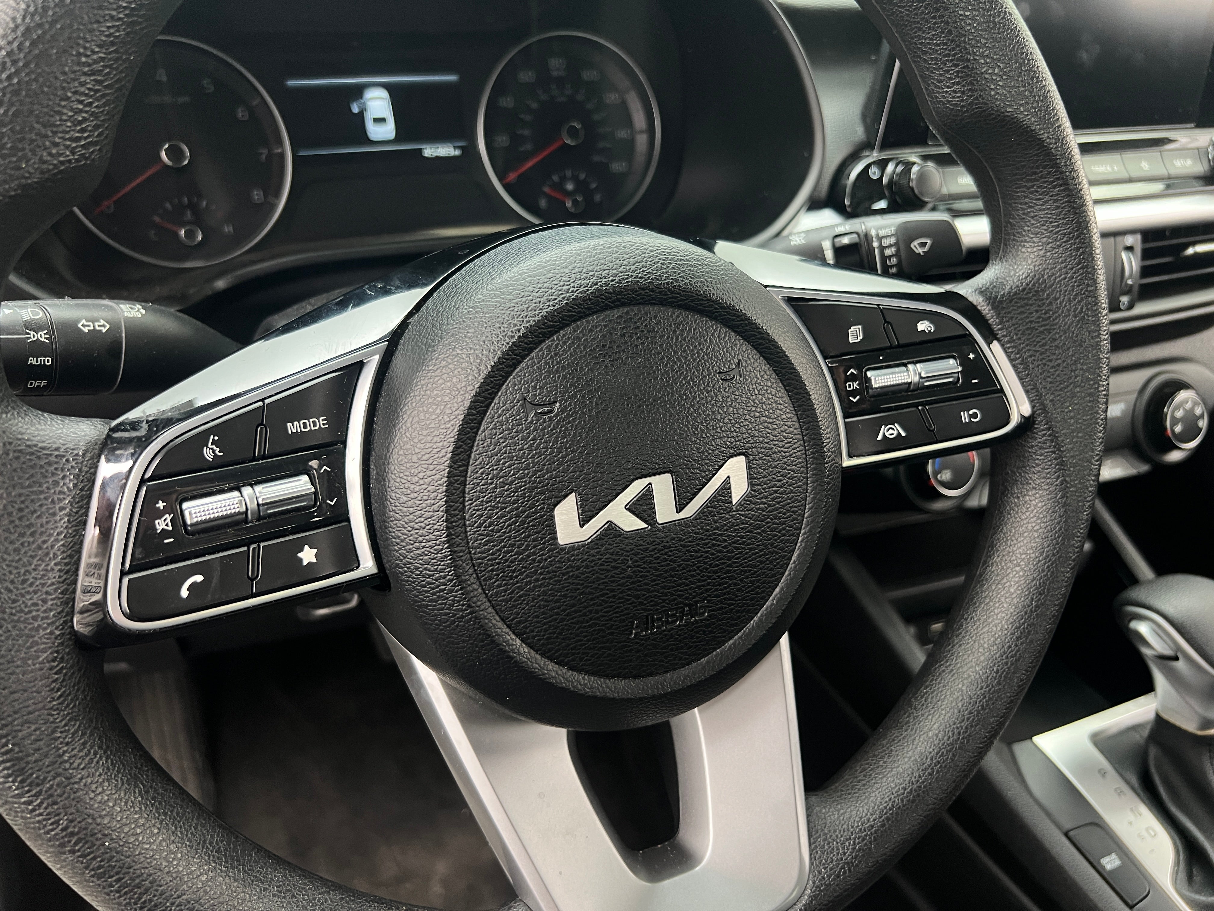 2023 Kia Forte LXS 5