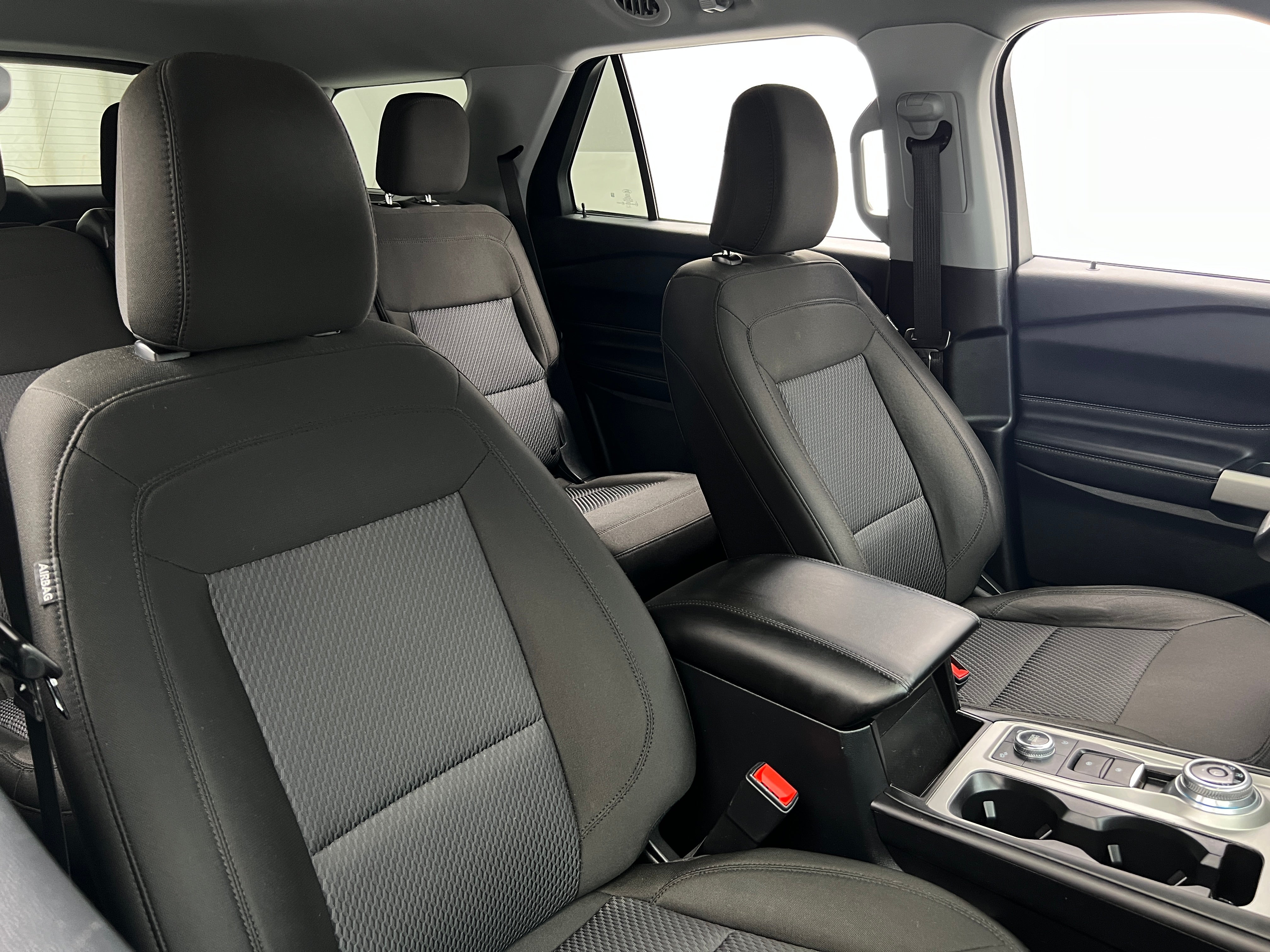 2022 Ford Explorer XLT 2