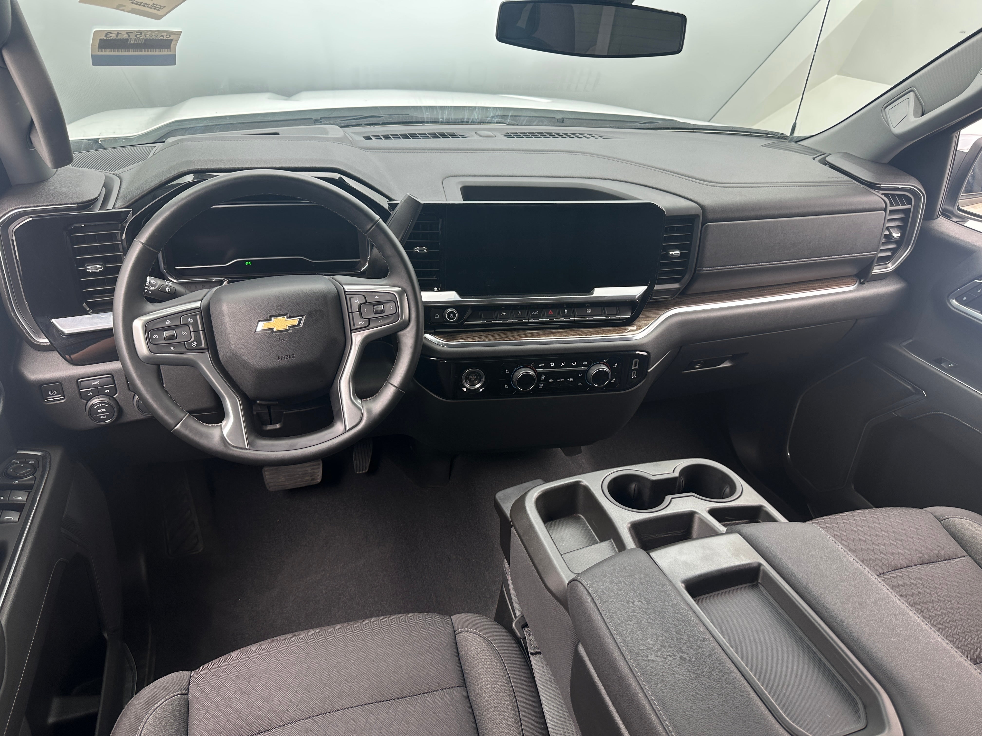 2023 Chevrolet Silverado 1500 LT 3