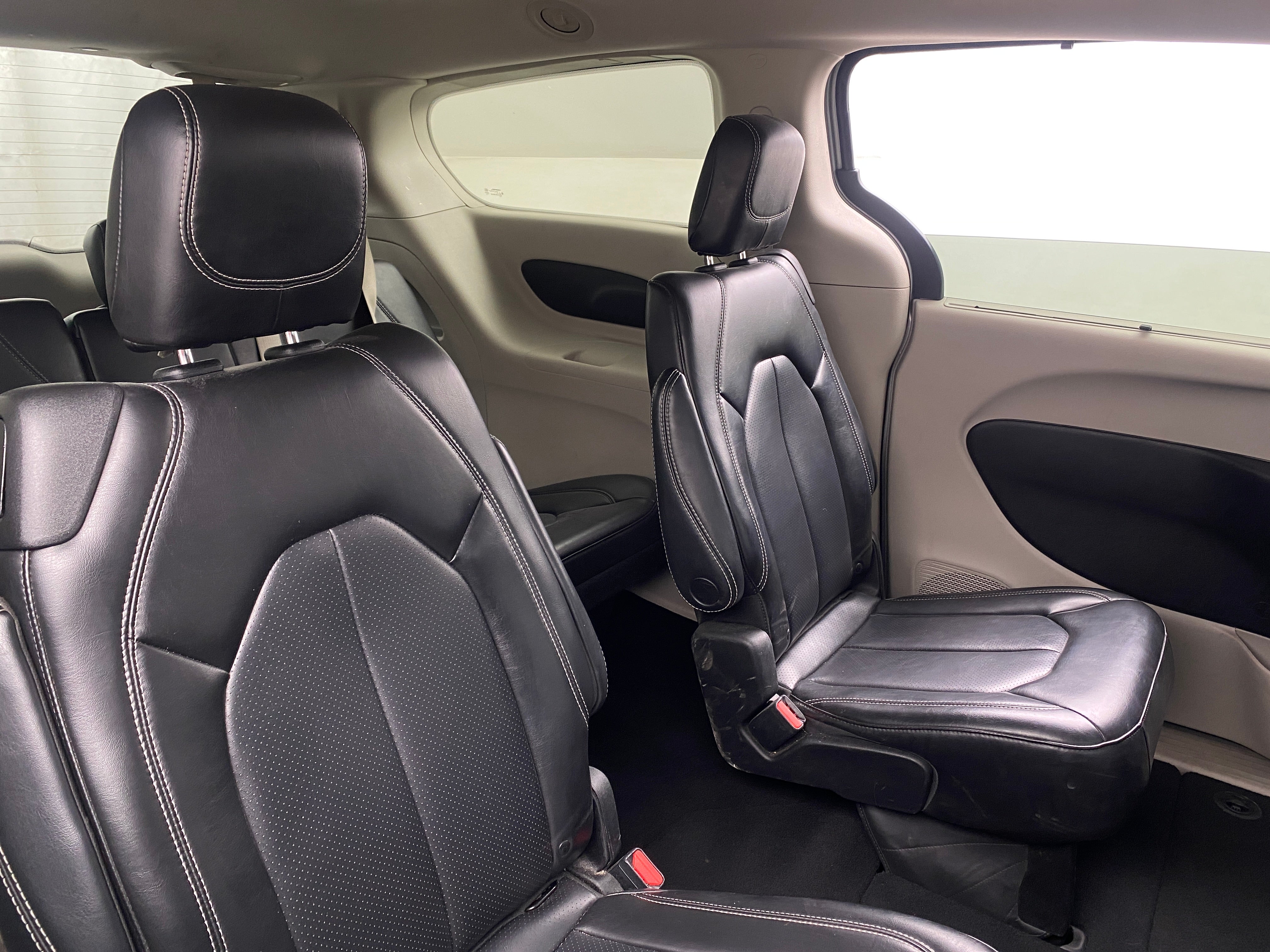 2023 Chrysler Pacifica Touring L 5