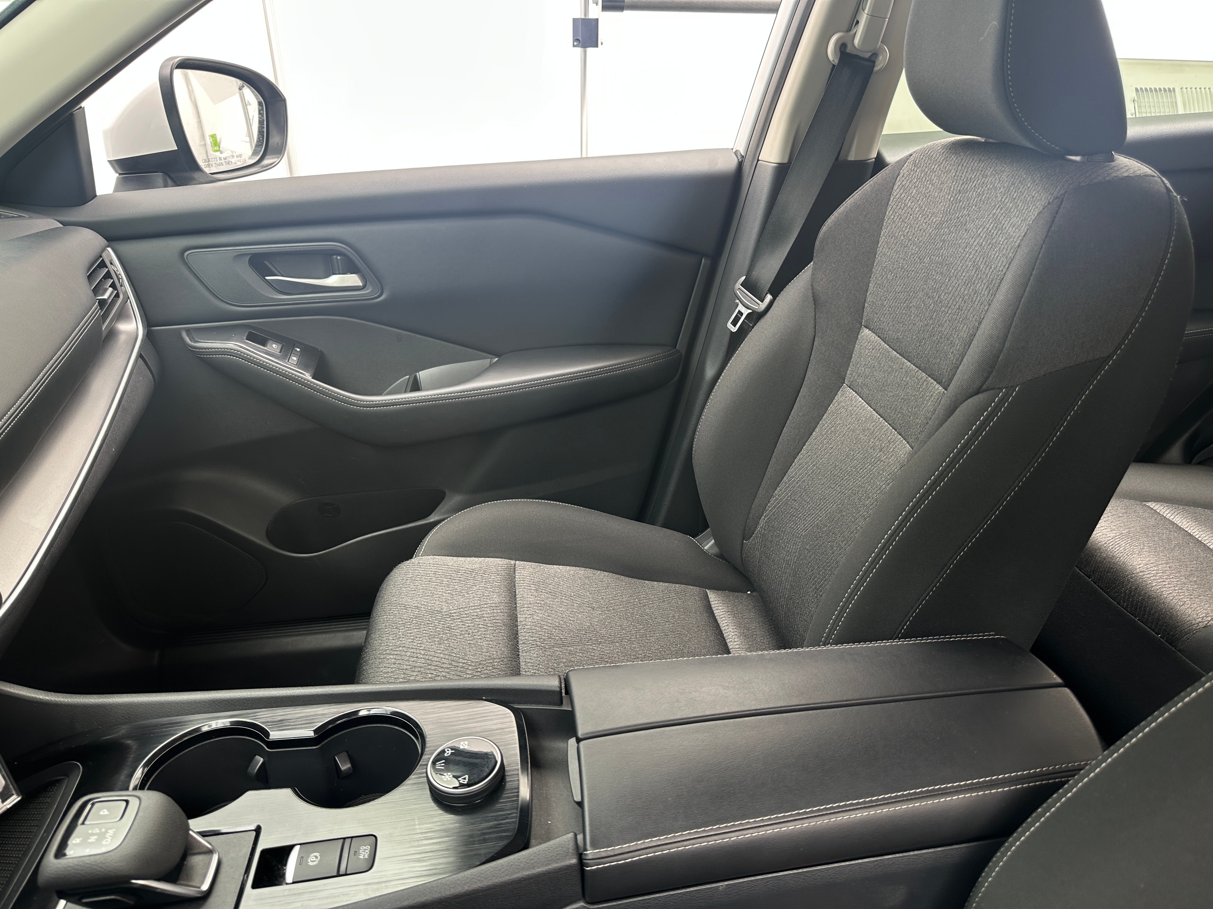 2024 Nissan Rogue SV 2