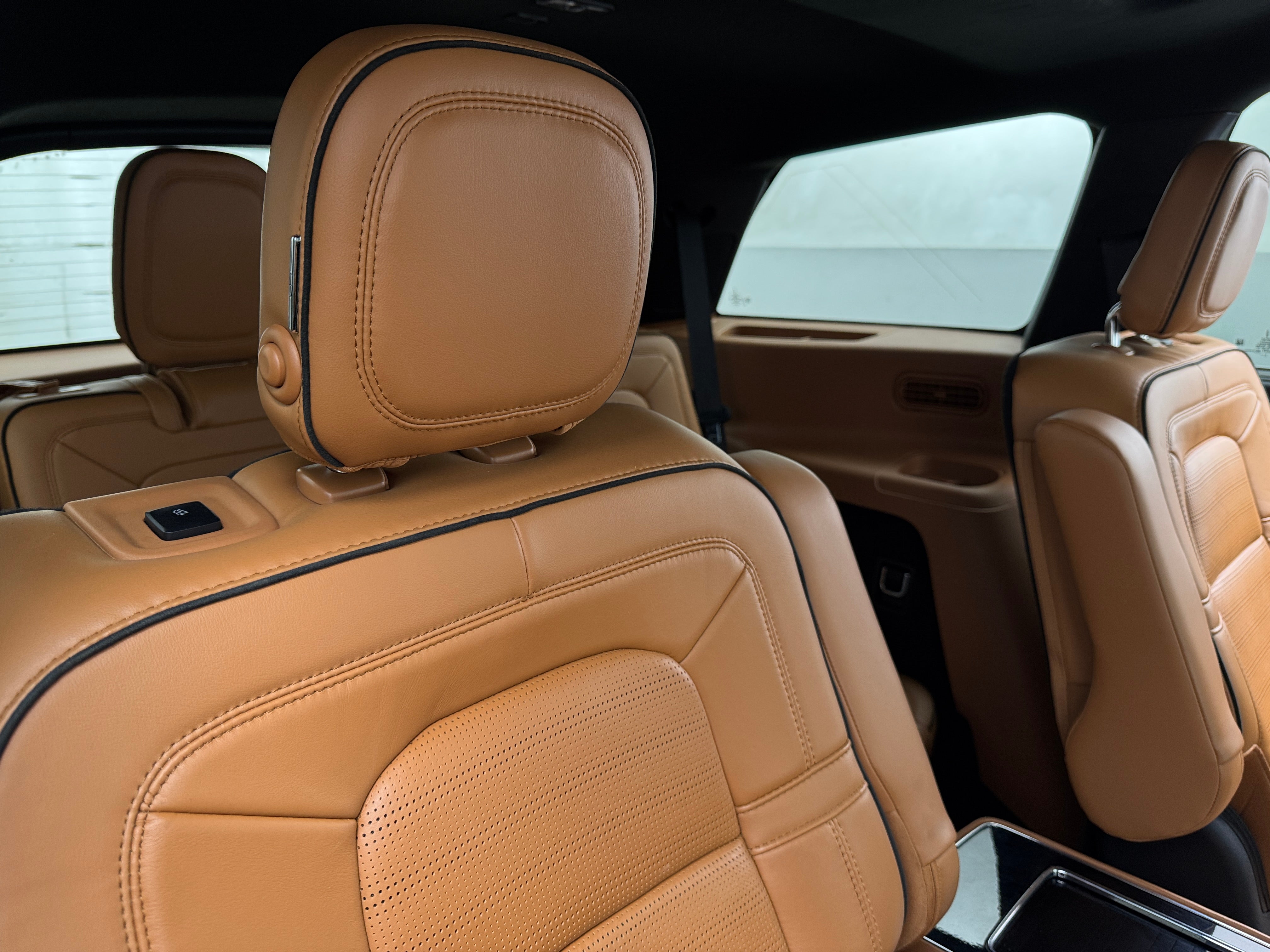 2020 Lincoln Aviator Black Label 6