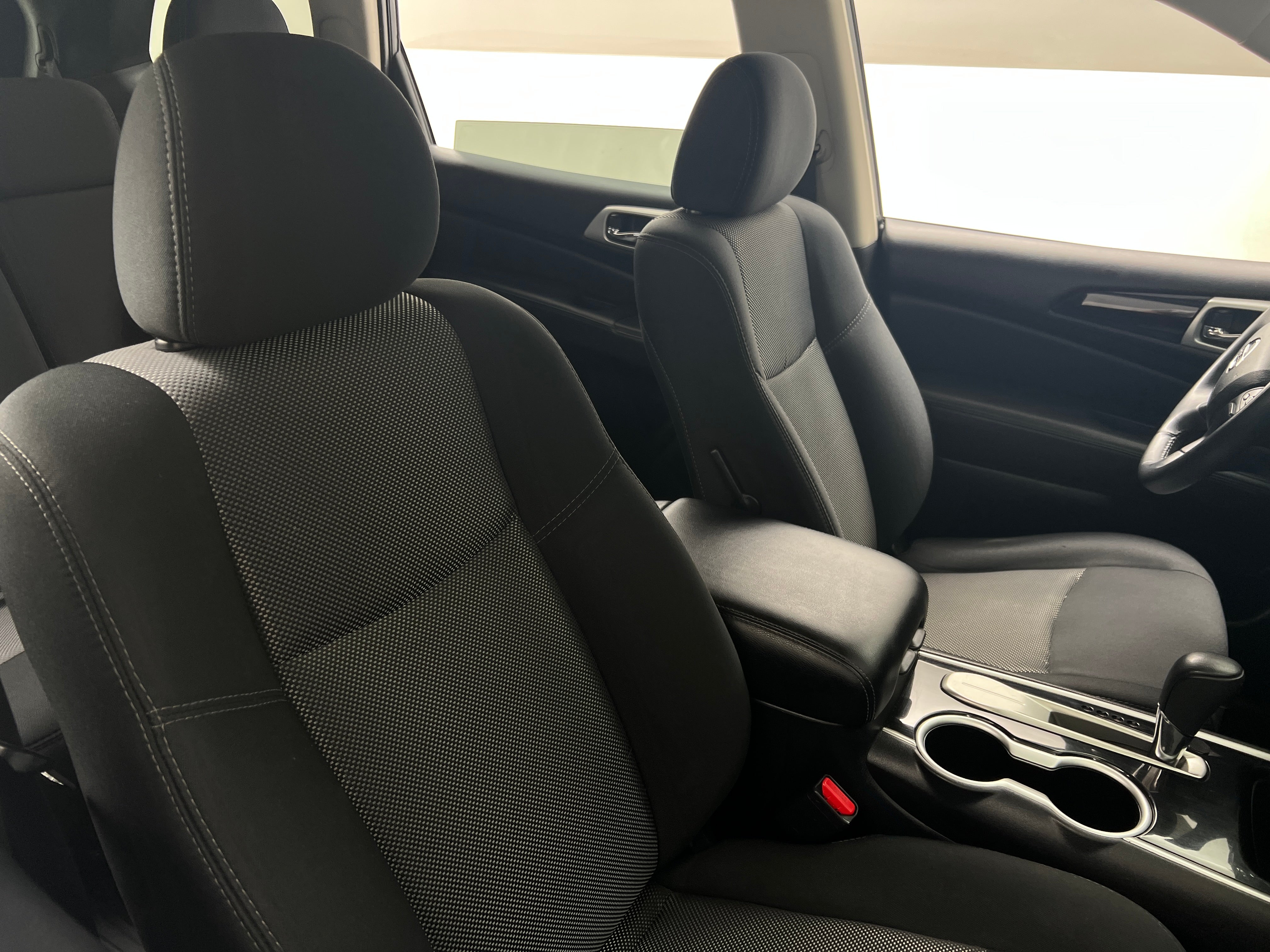 2019 Nissan Pathfinder SV 2