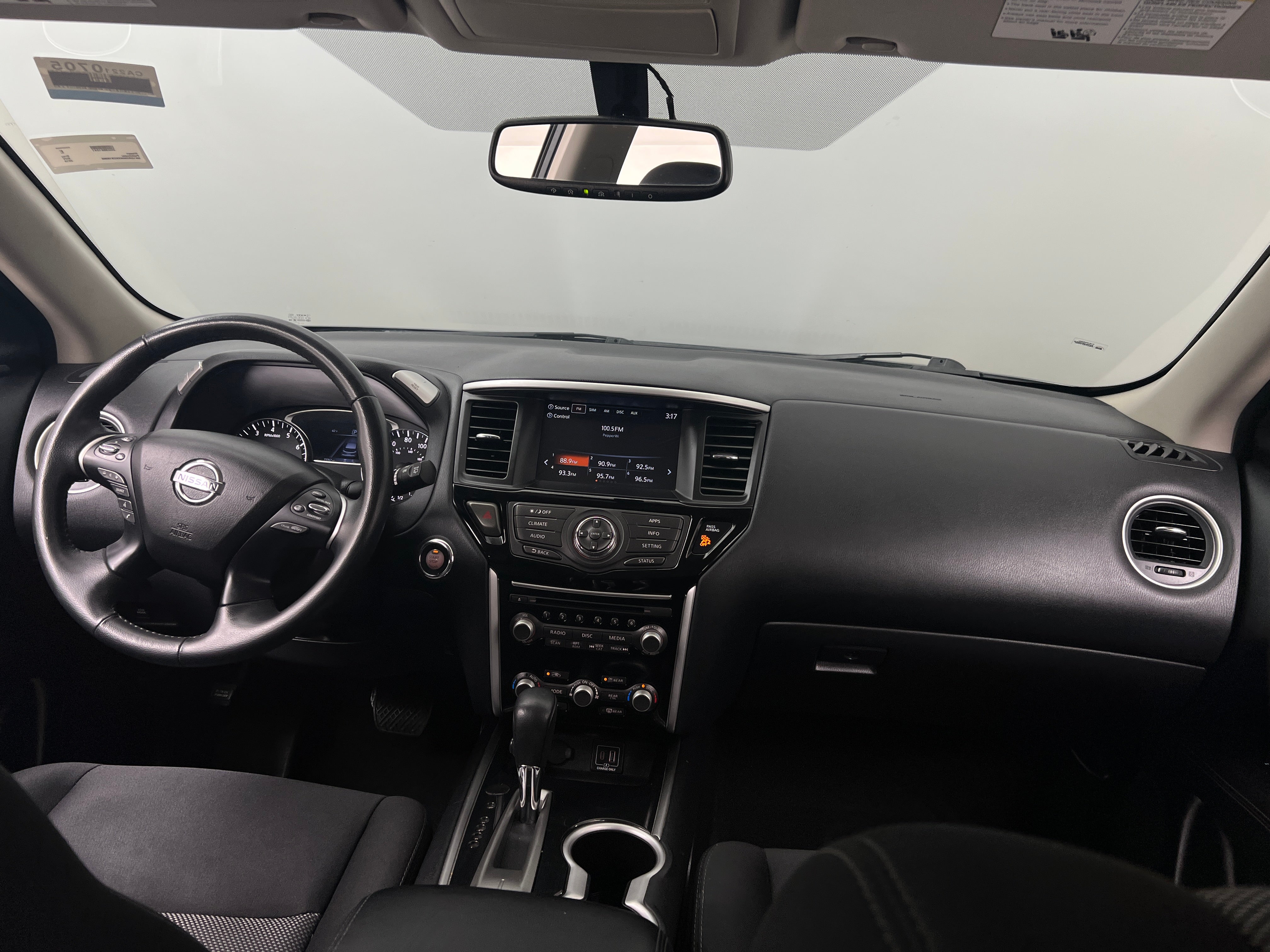 2019 Nissan Pathfinder SV 3