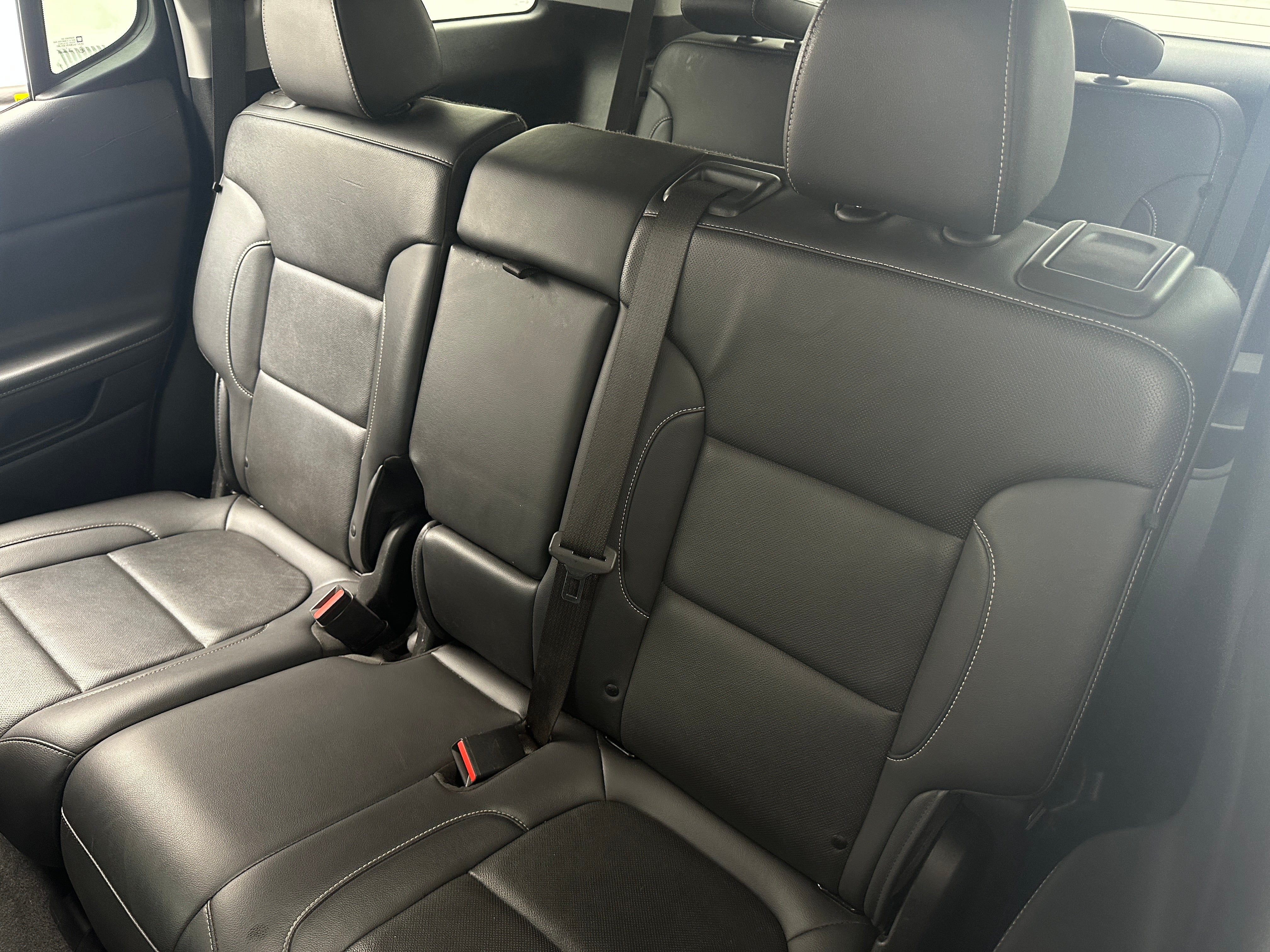 2023 GMC Acadia SLT 6