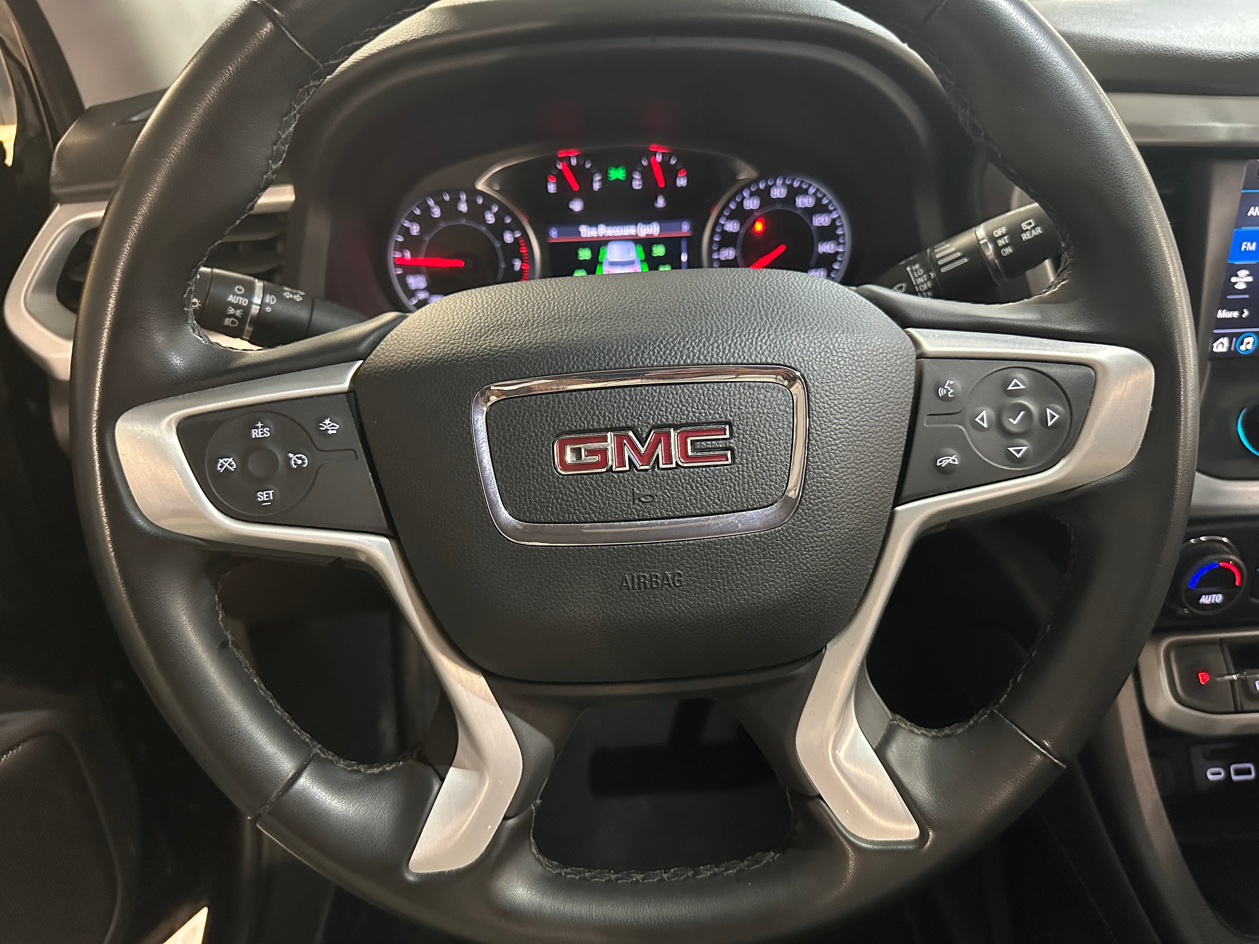 2023 GMC Acadia SLT 5