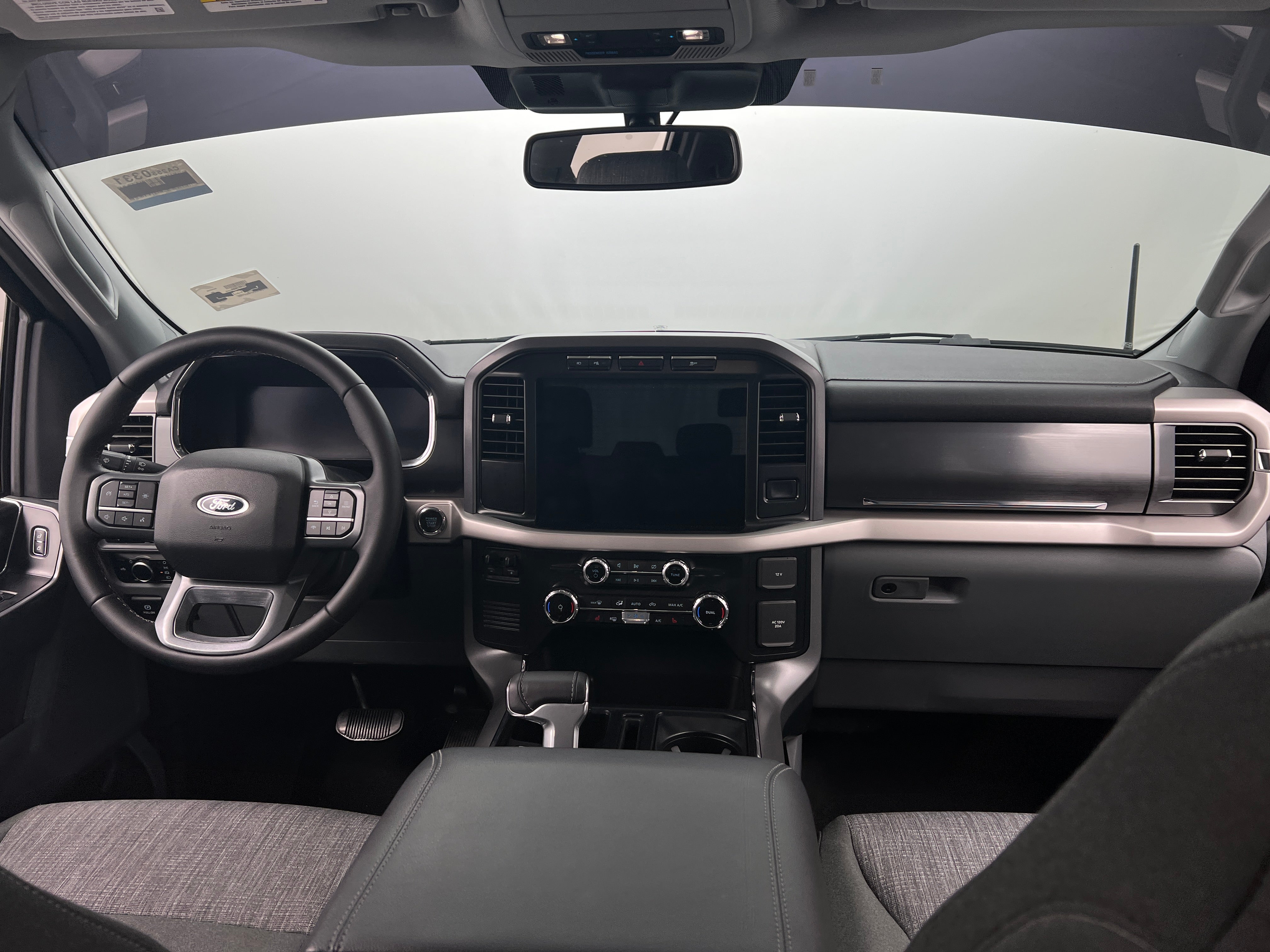 2023 Ford F-150 Lightning XLT 3