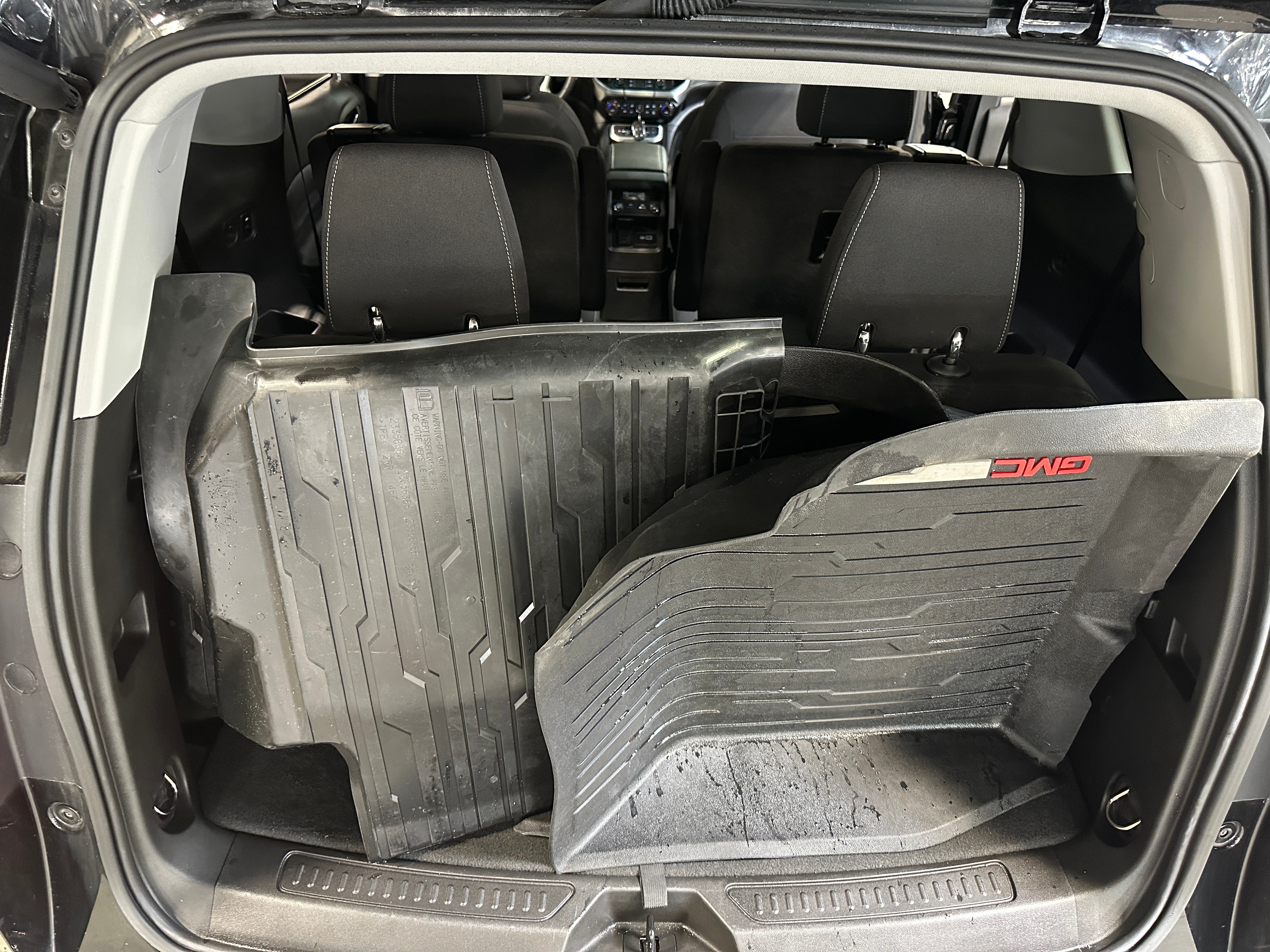 2023 GMC Acadia SLE 7