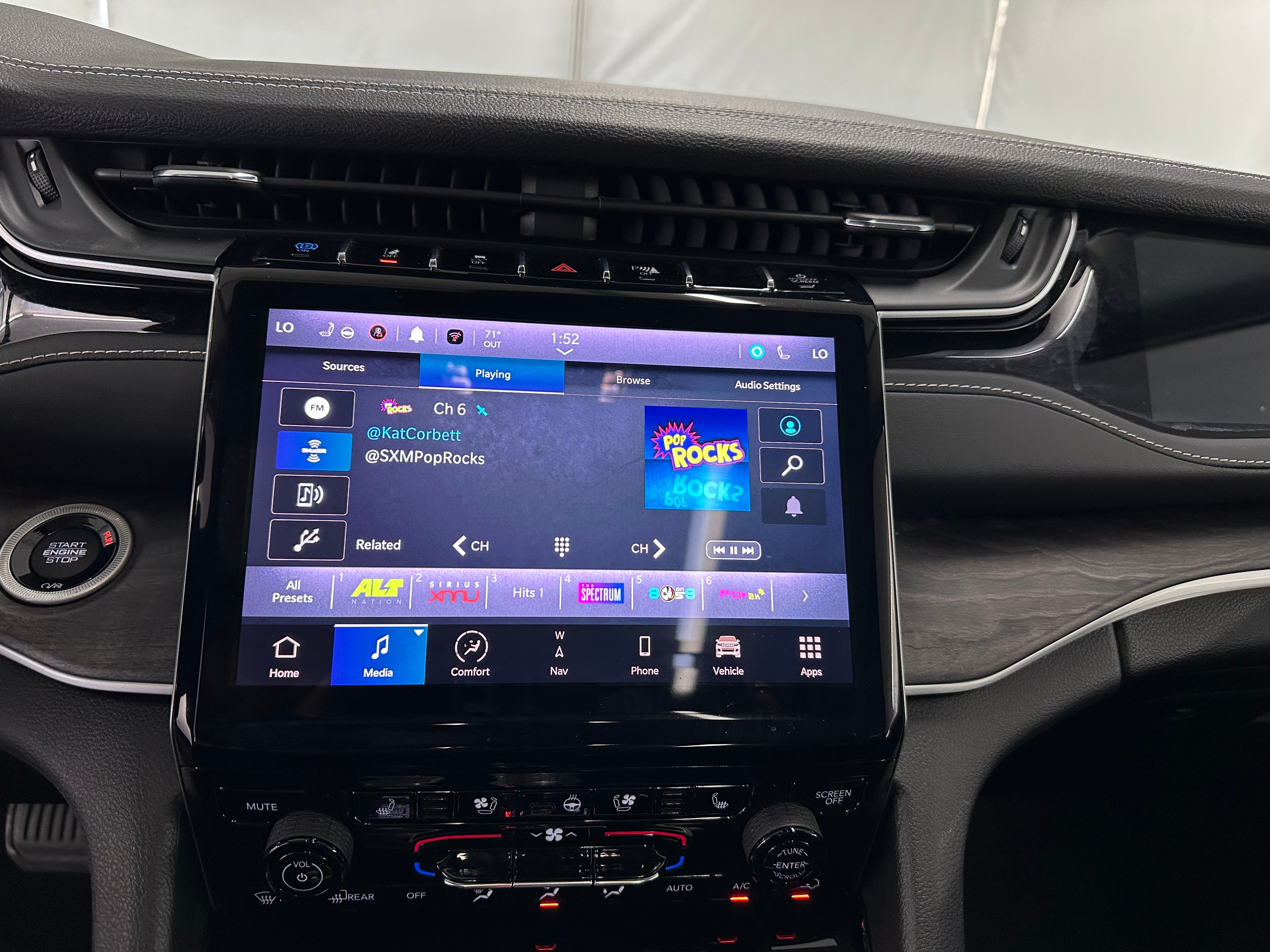 2023 Jeep Grand Cherokee 4xe 3