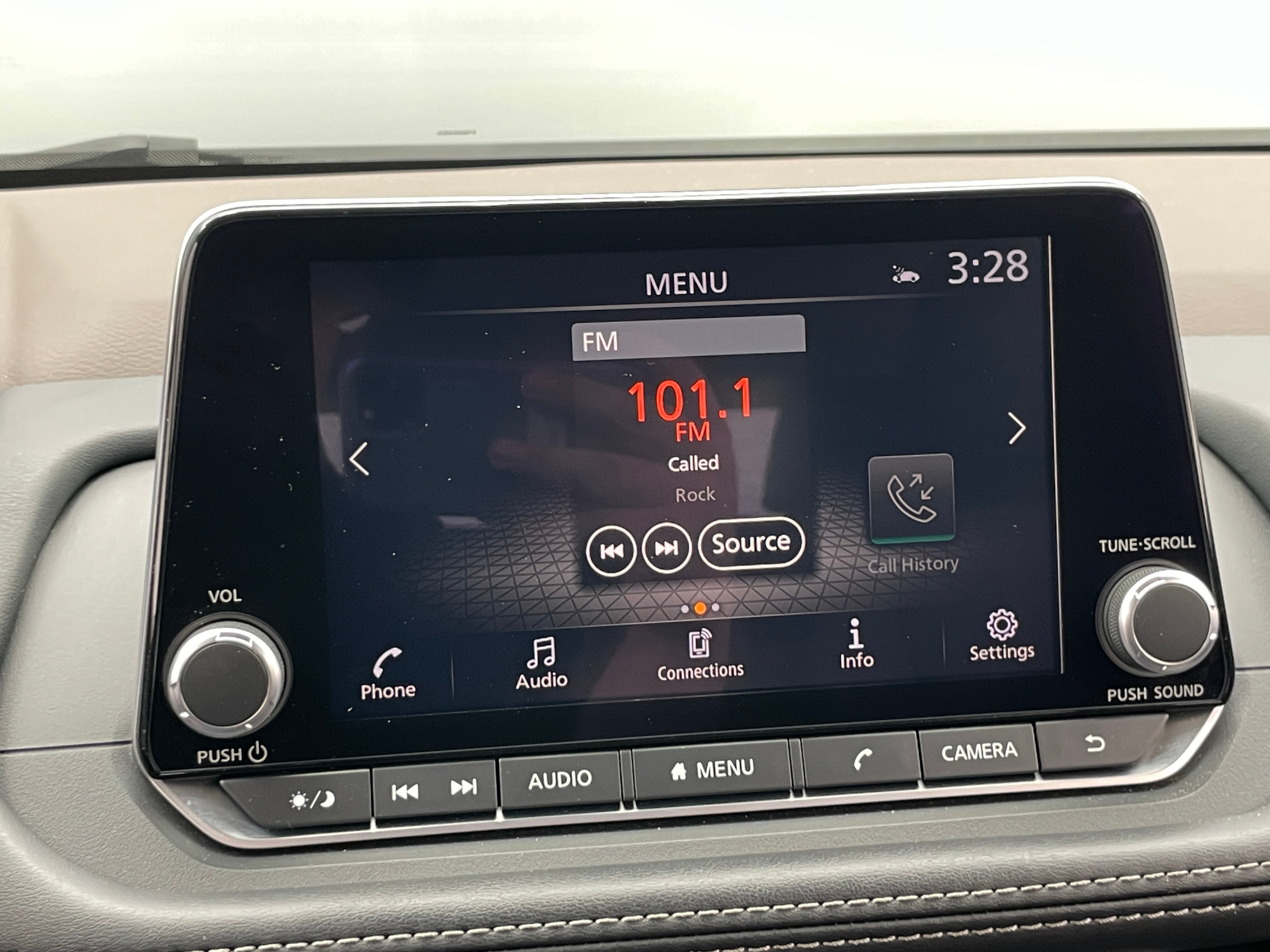 2023 Nissan Rogue SV 4