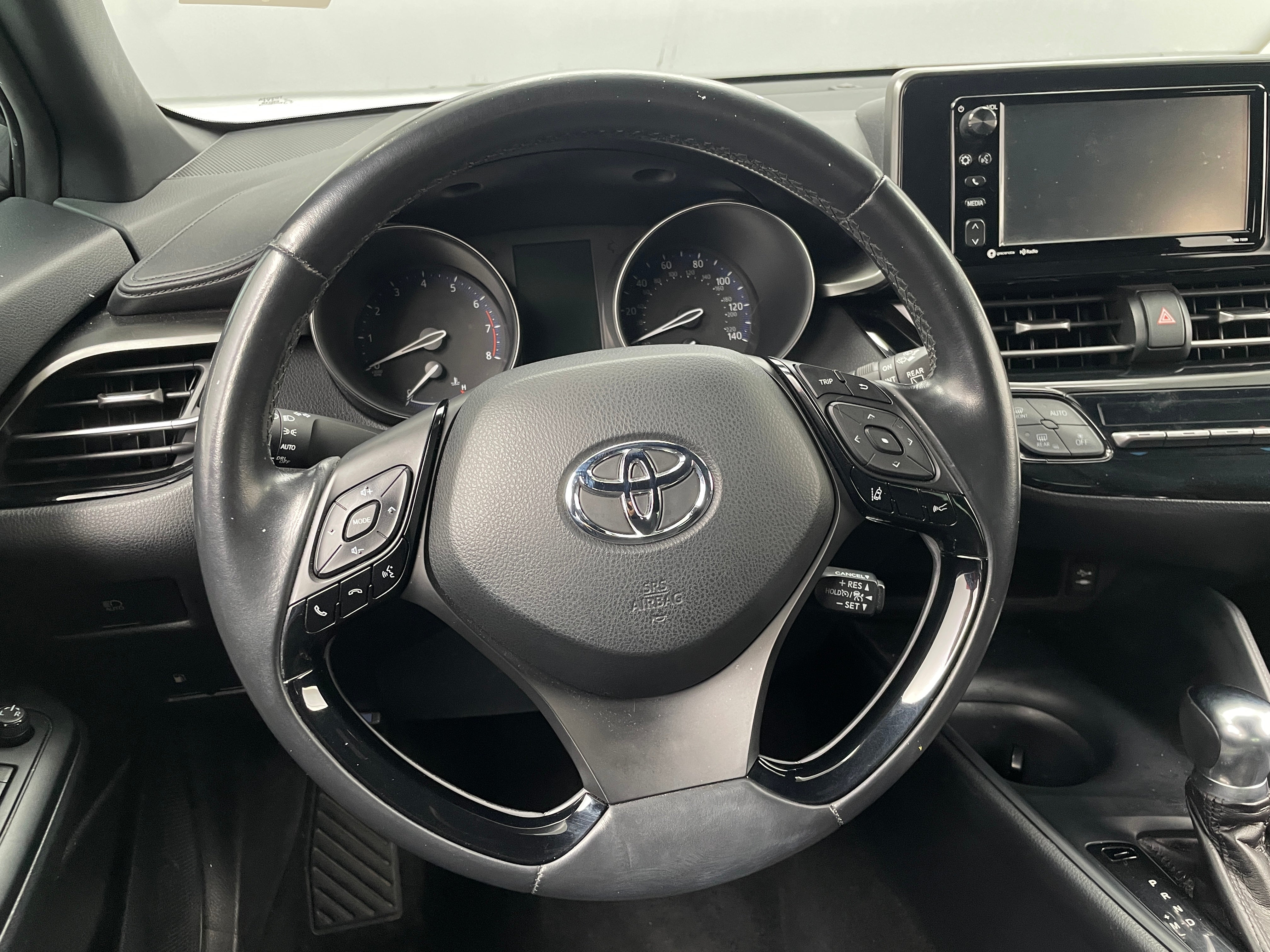 2018 Toyota C-HR XLE 5