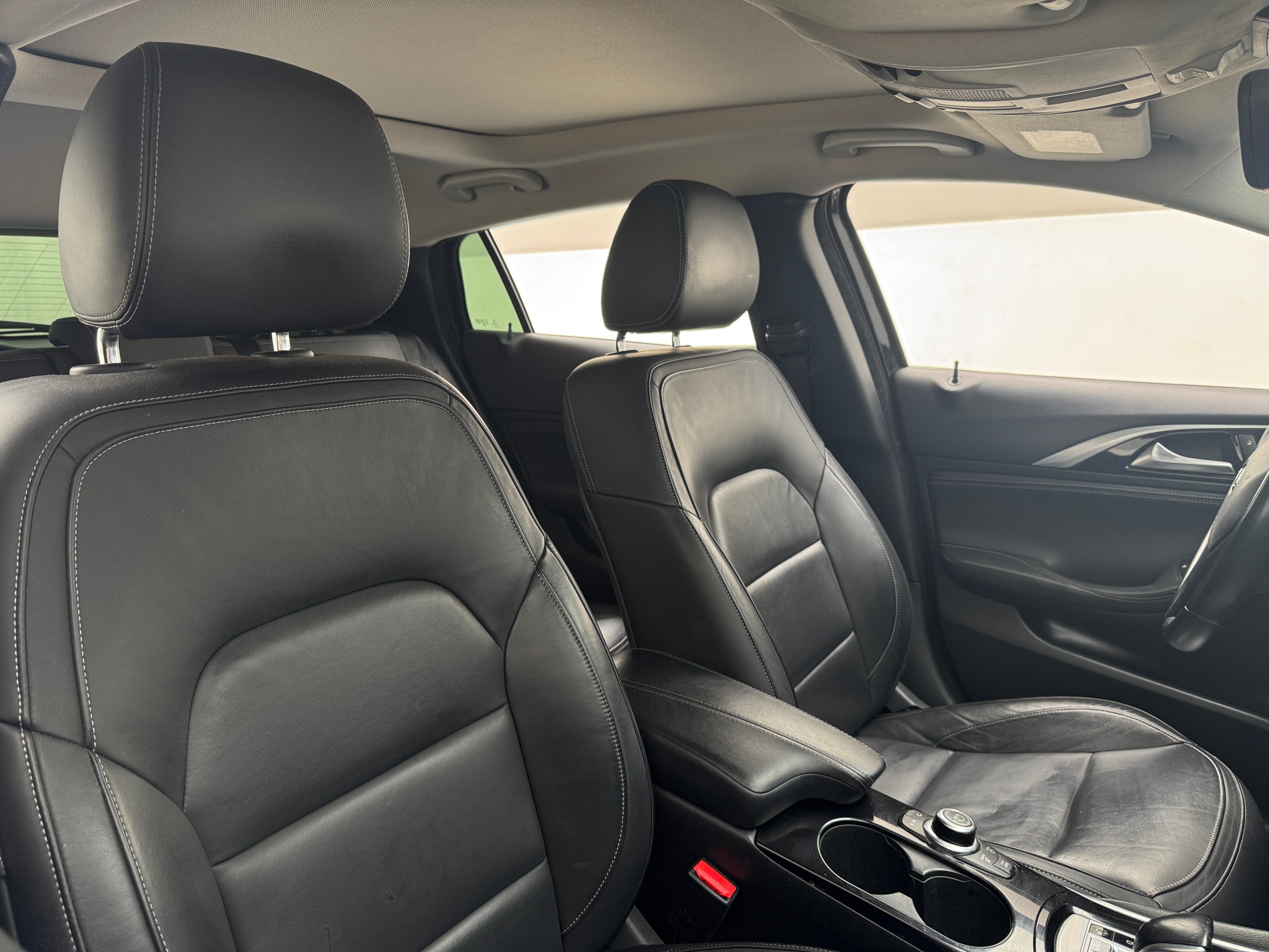 2017 INFINITI QX30 Premium 2