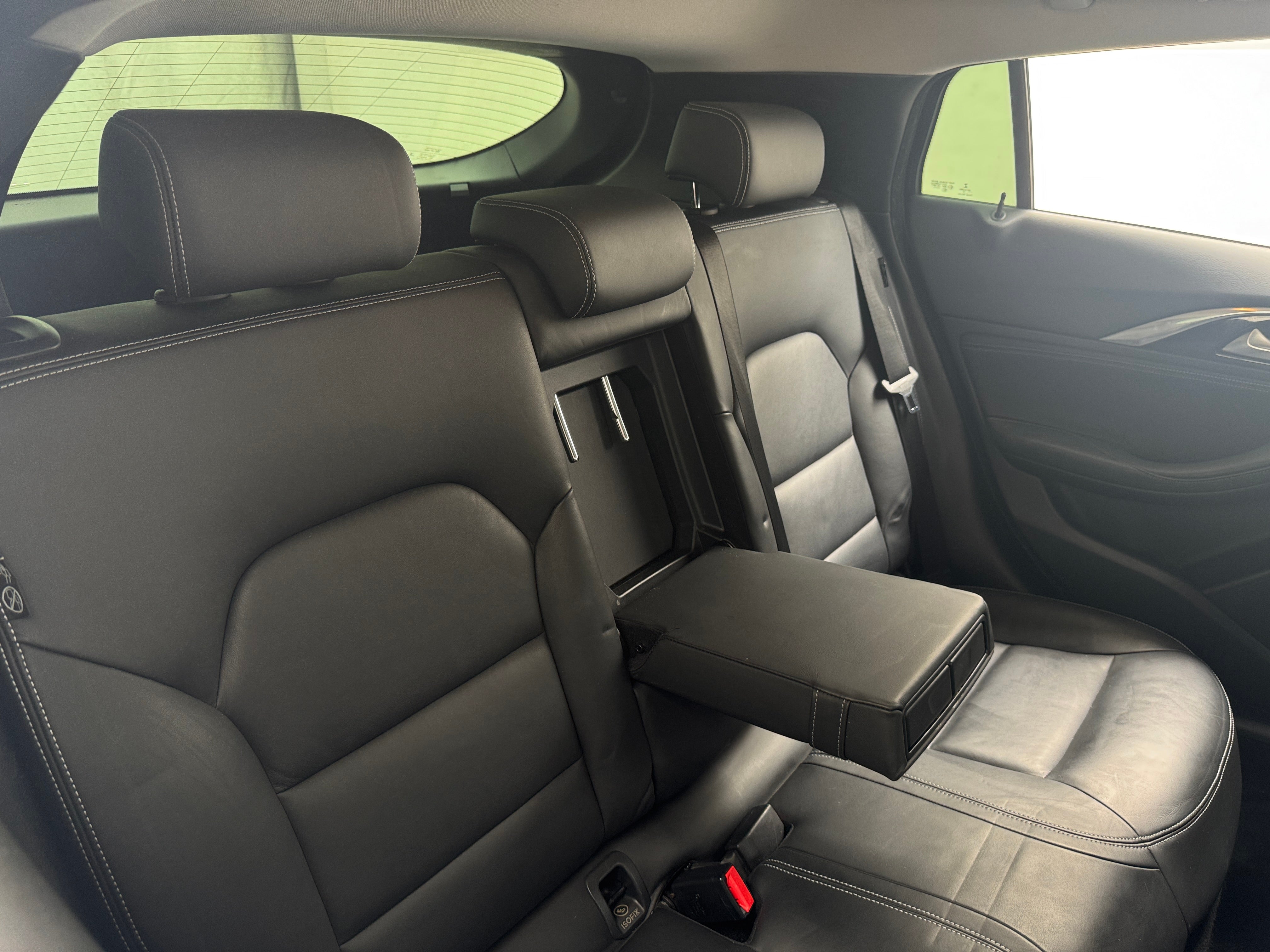 2017 INFINITI QX30 Premium 6