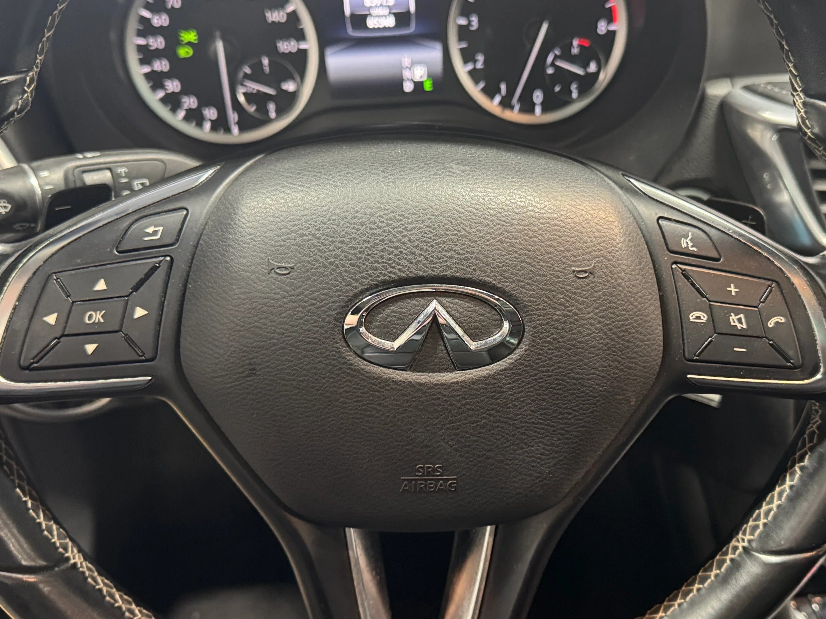2017 INFINITI QX30 Premium 5