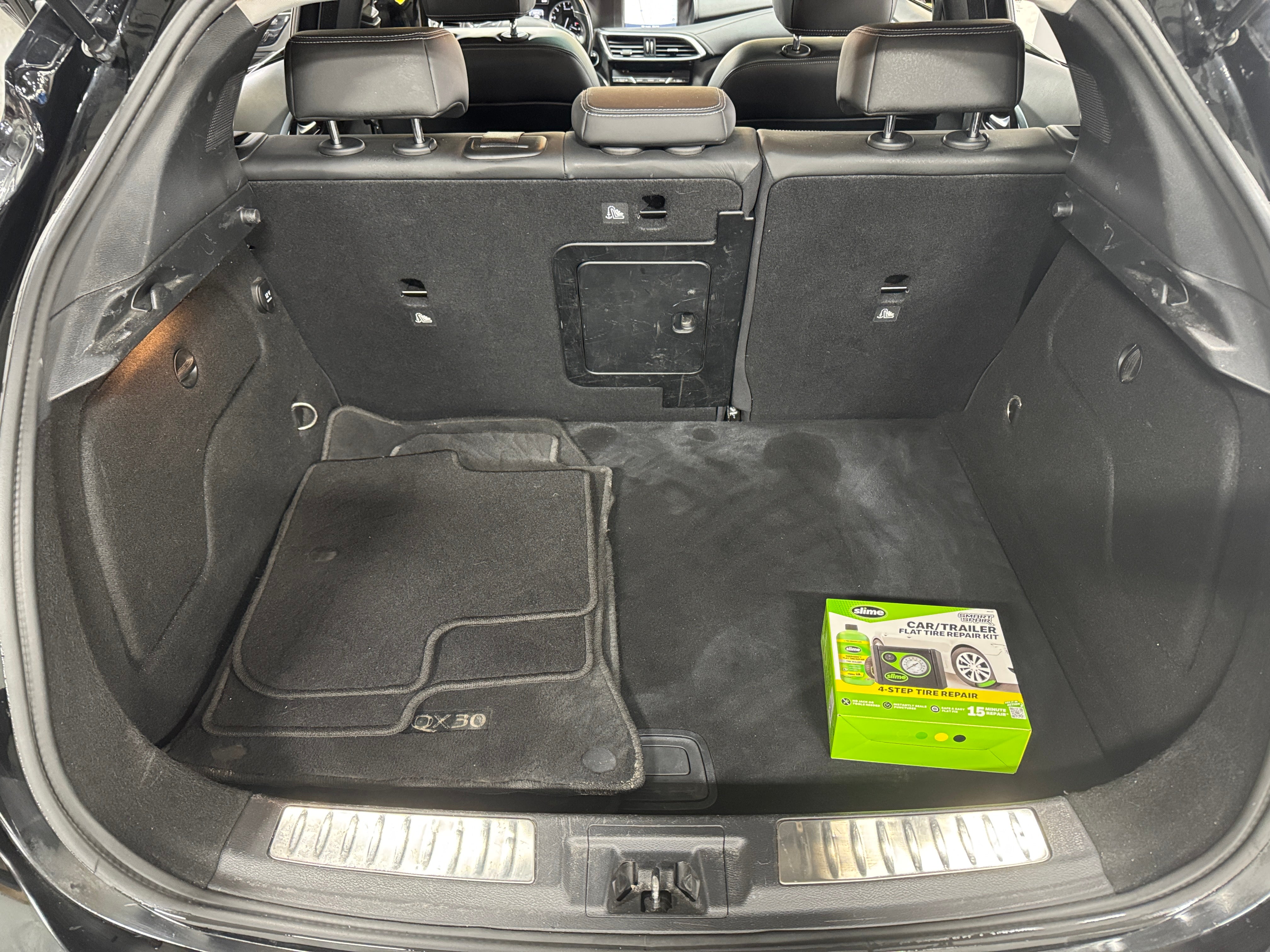2017 INFINITI QX30 Premium 7
