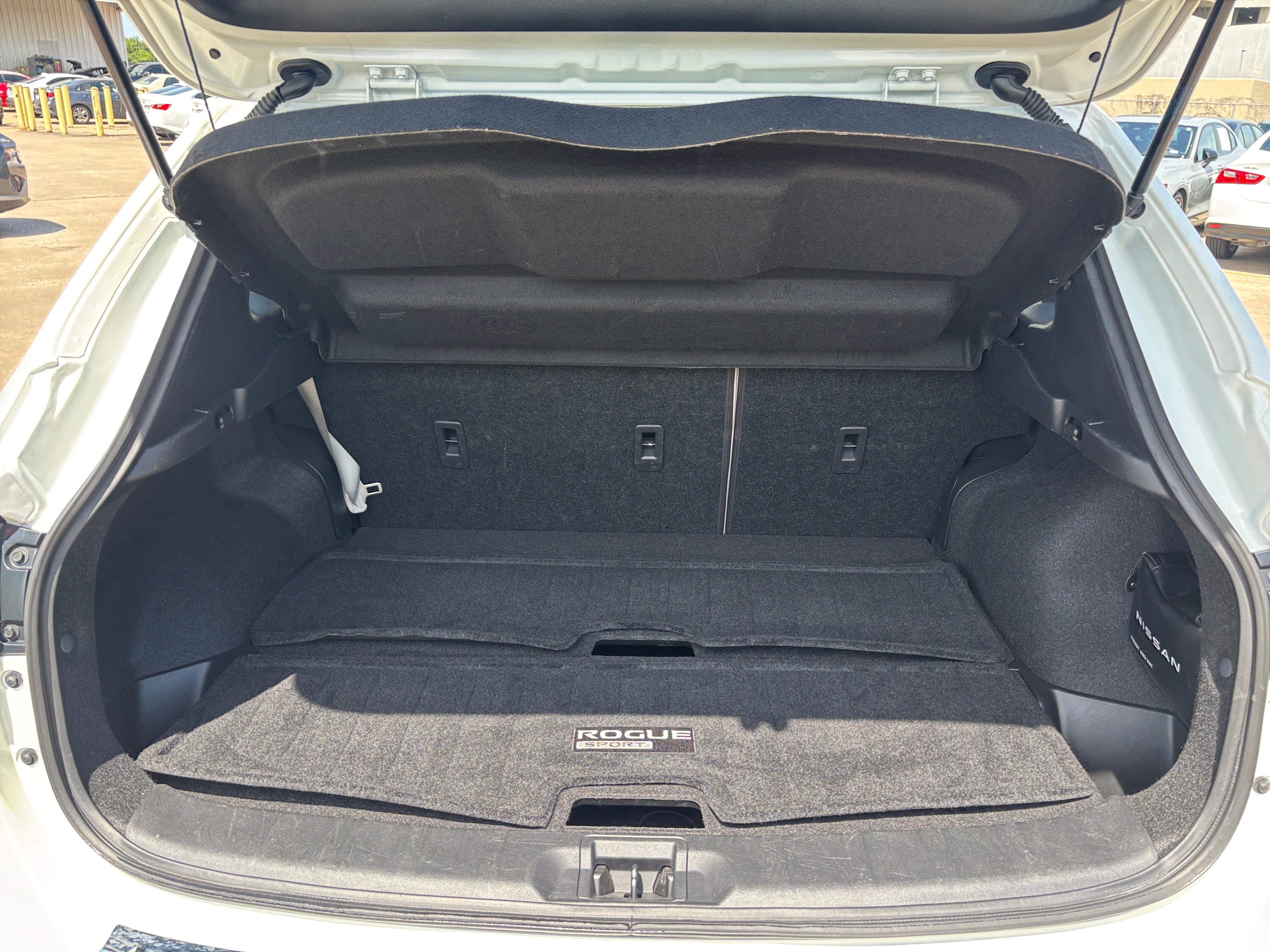 2022 Nissan Rogue Sport SL 6
