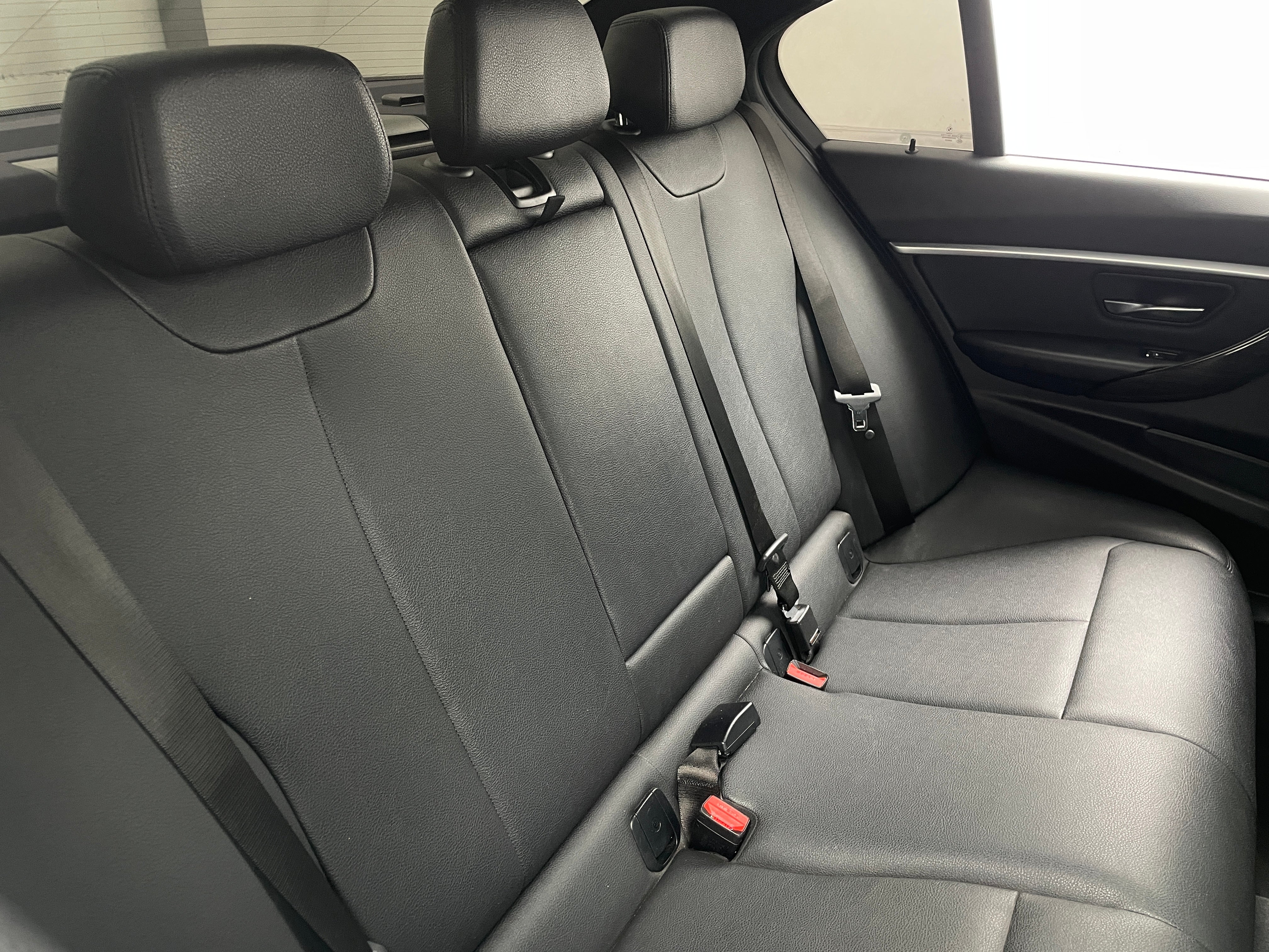 2018 BMW 3 Series 330i 5