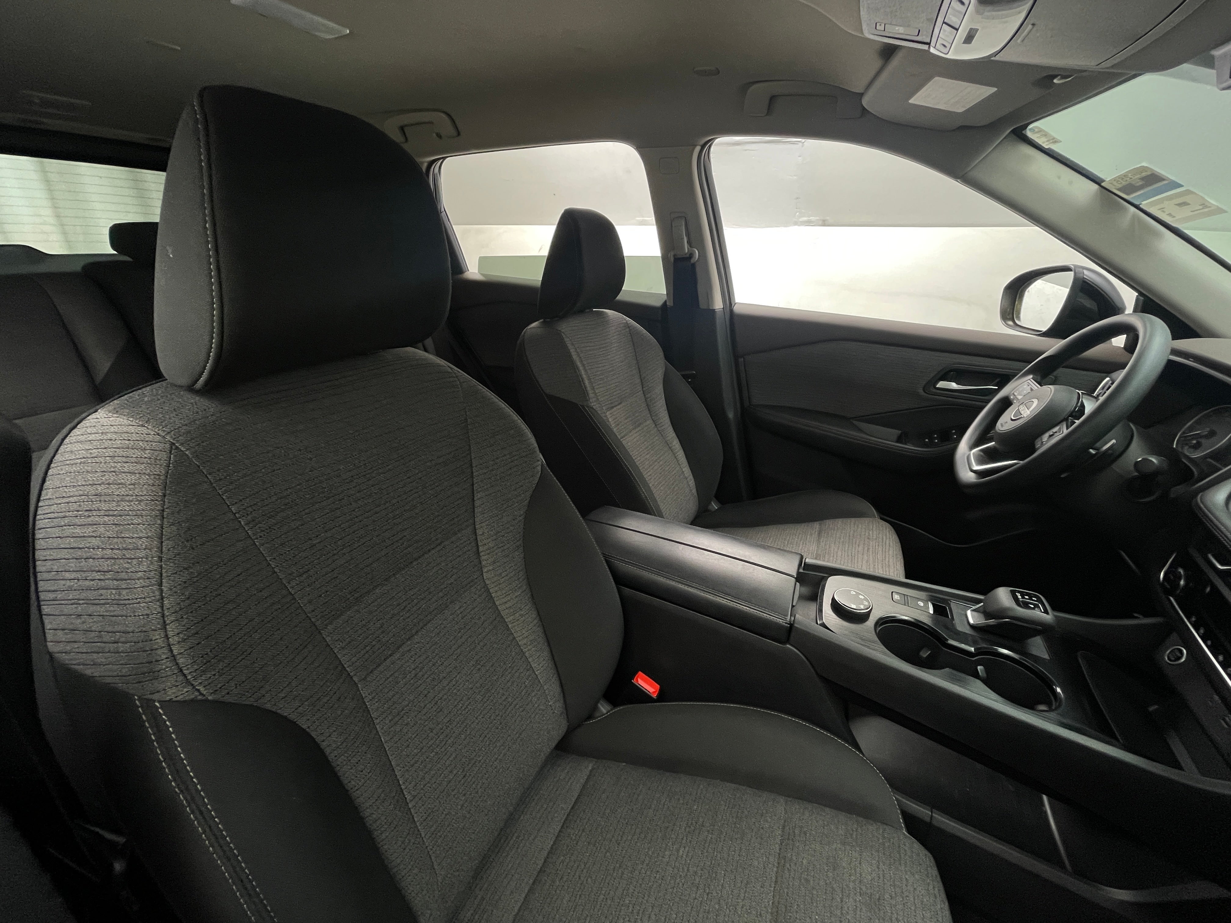 2023 Nissan Rogue SV 2