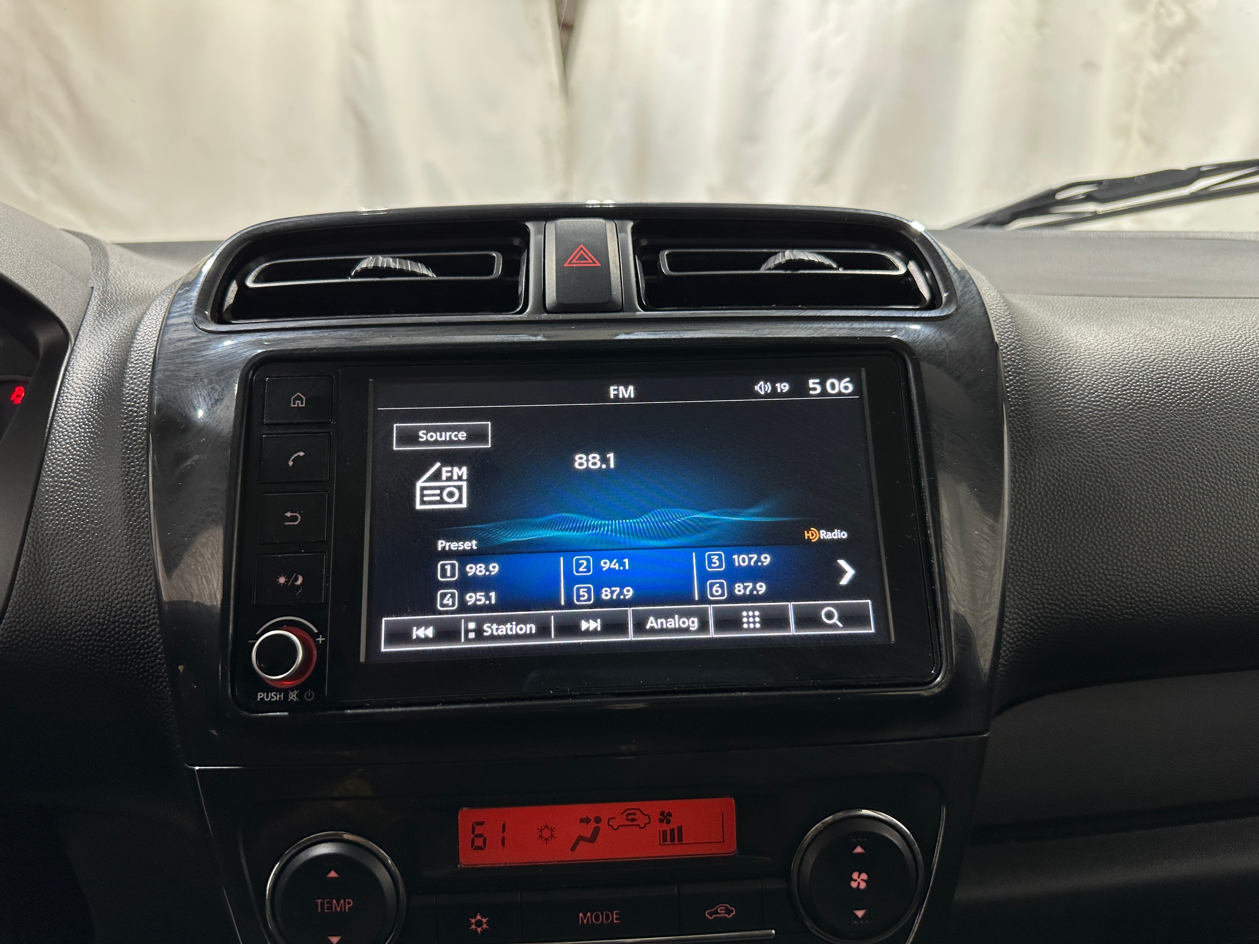 2024 Mitsubishi Mirage ES 4