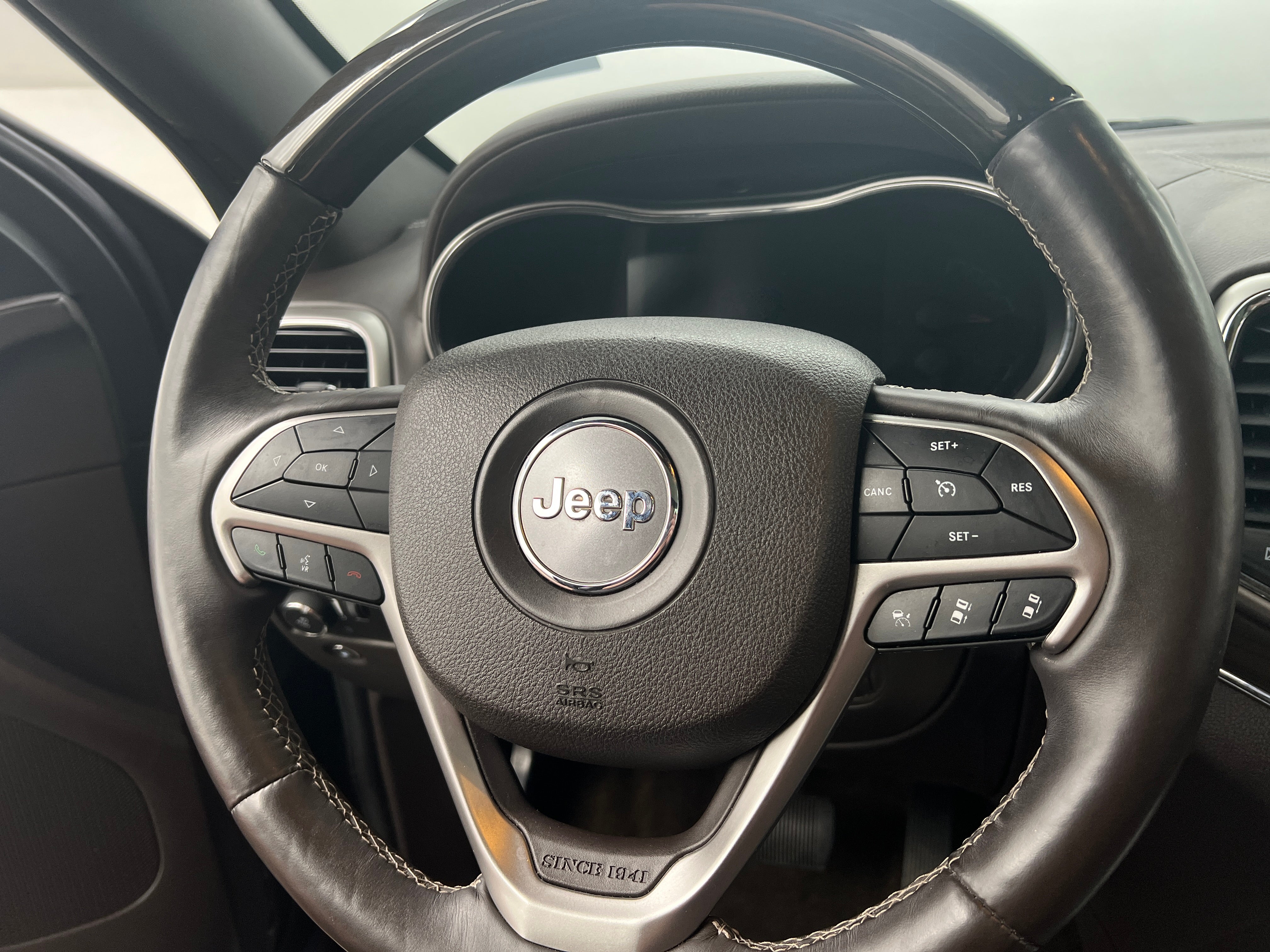 2018 Jeep Grand Cherokee Overland 4