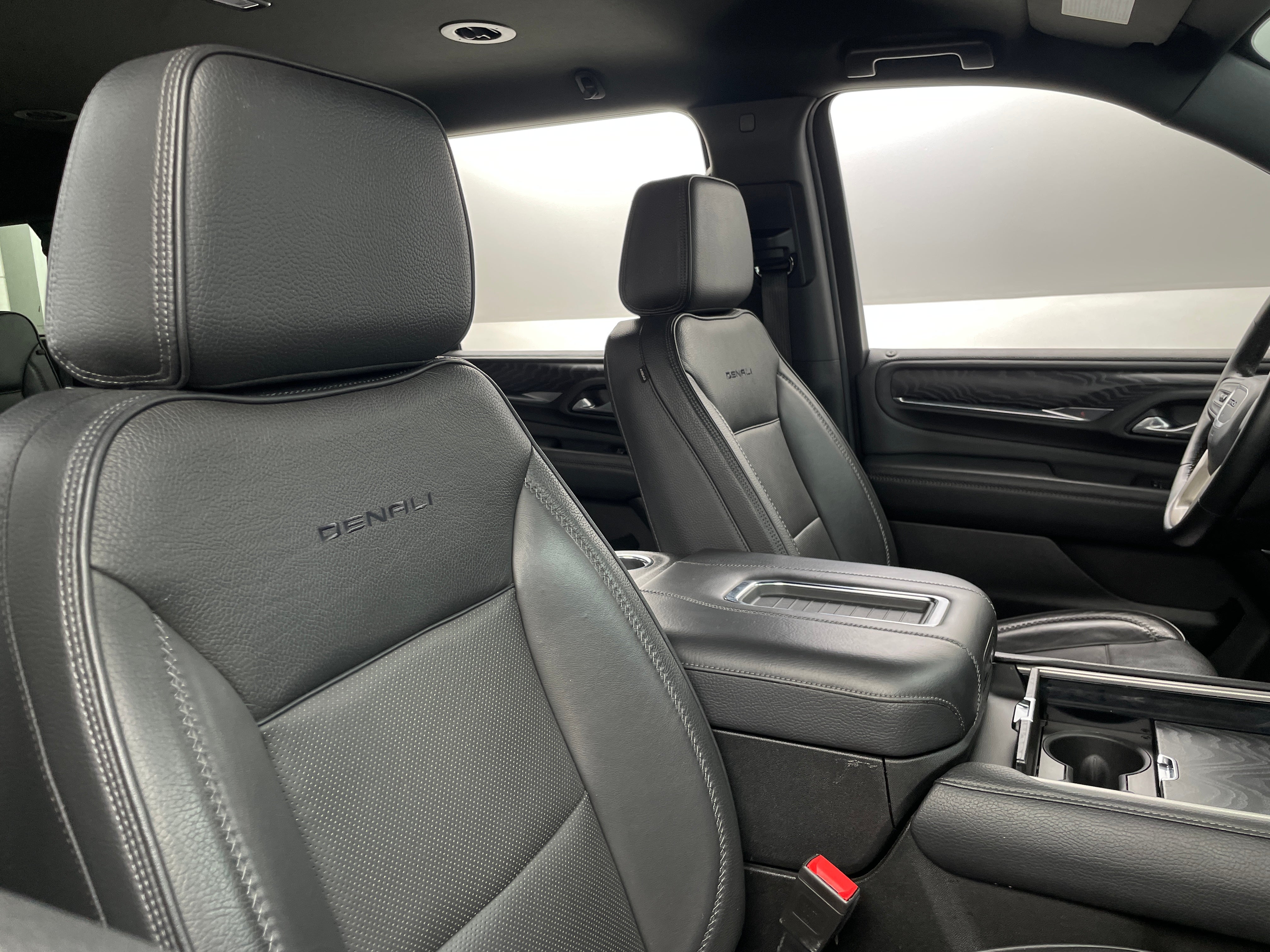 2023 GMC Yukon XL Denali 2