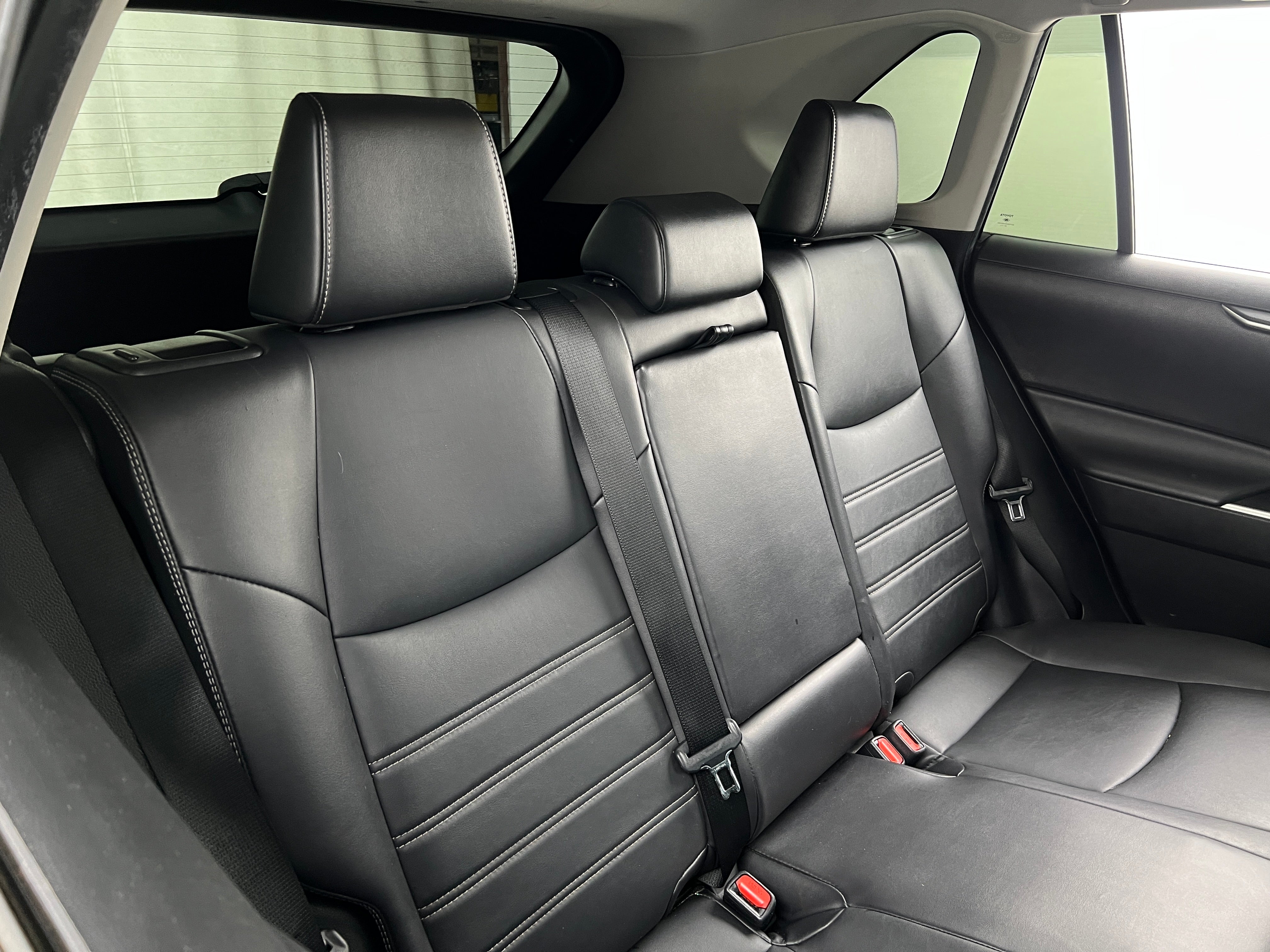 2022 Toyota RAV4 XLE Premium 5