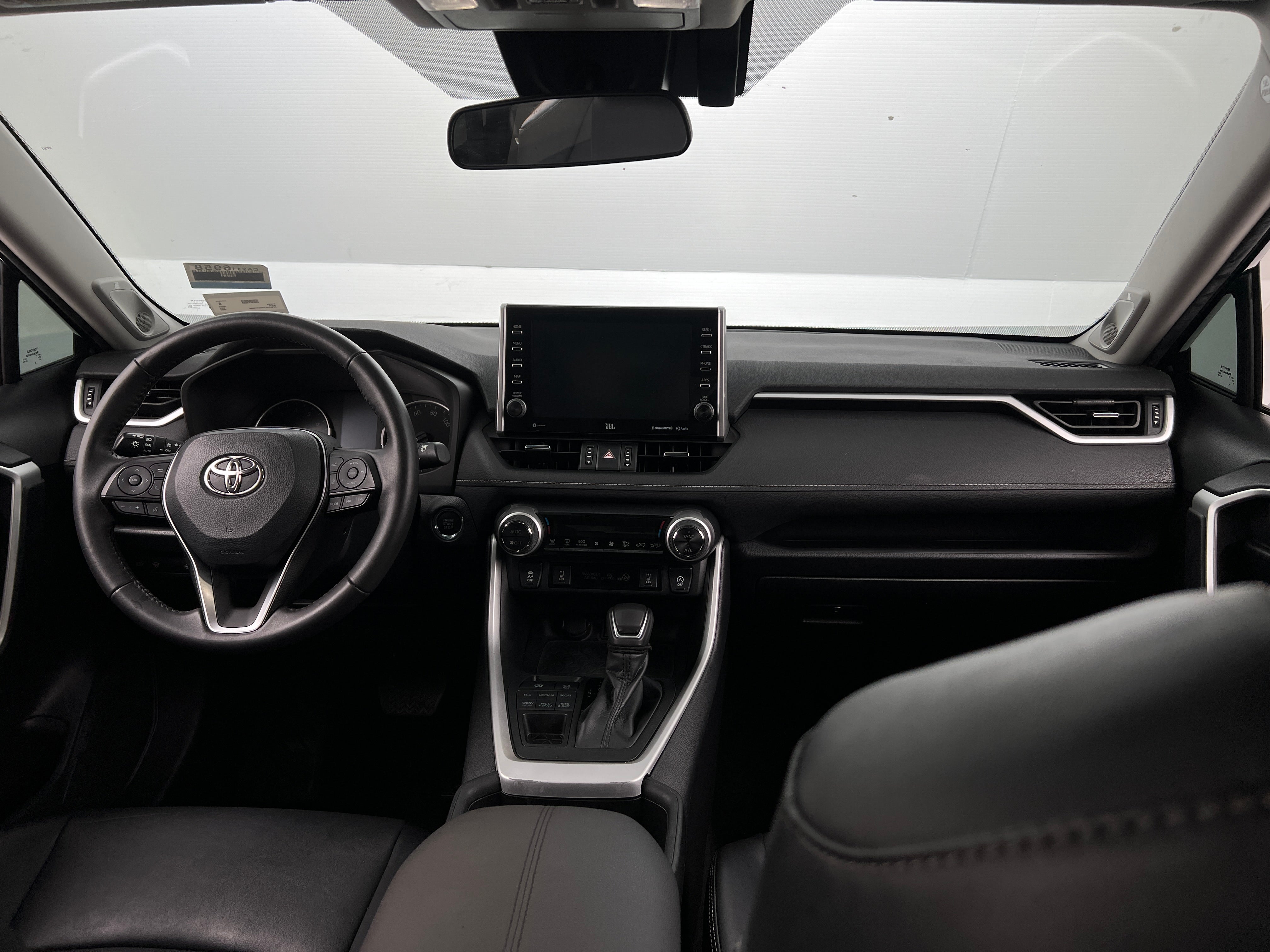 2022 Toyota RAV4 XLE Premium 2