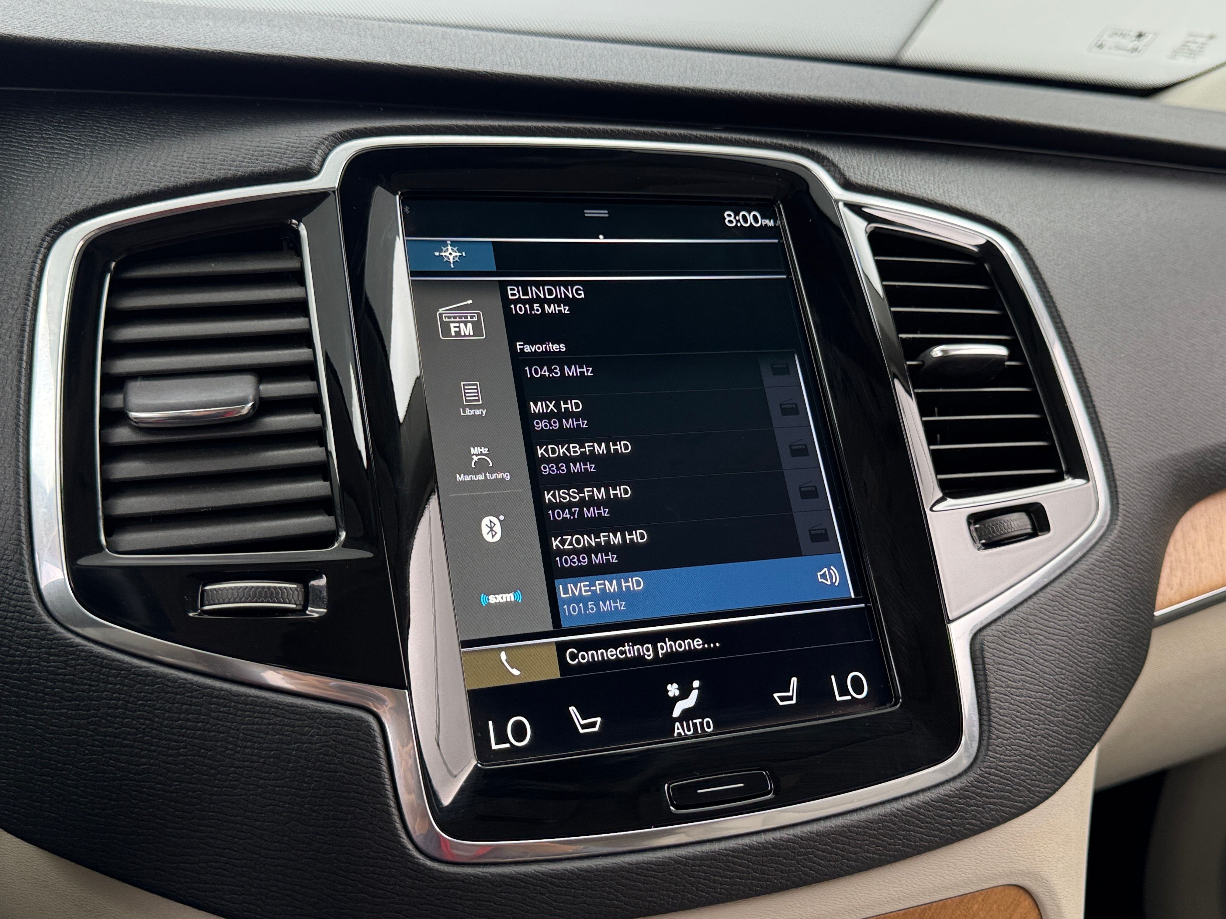 2022 Volvo XC90 T8 Plus 3