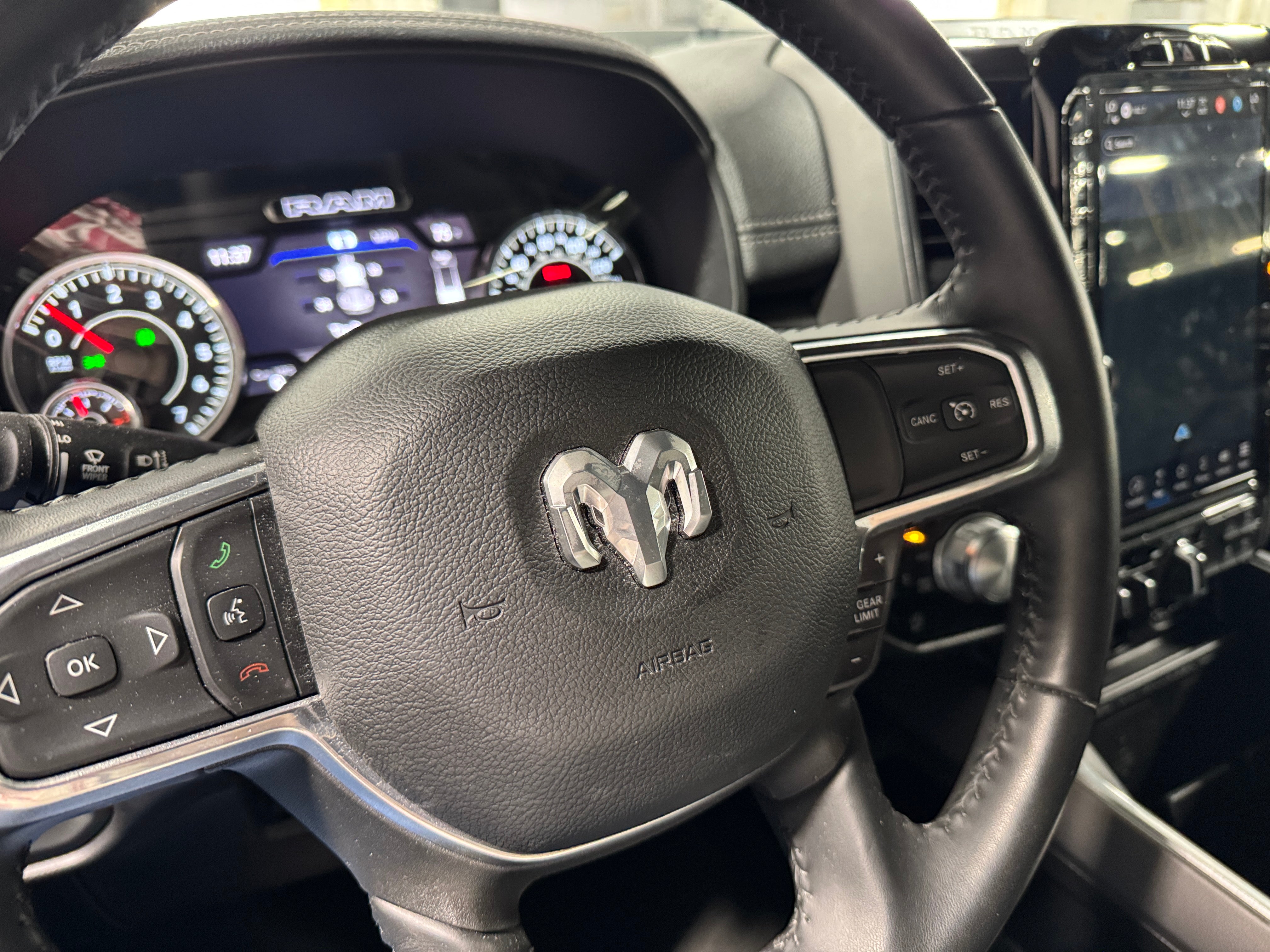 2022 RAM 1500 Laramie 4
