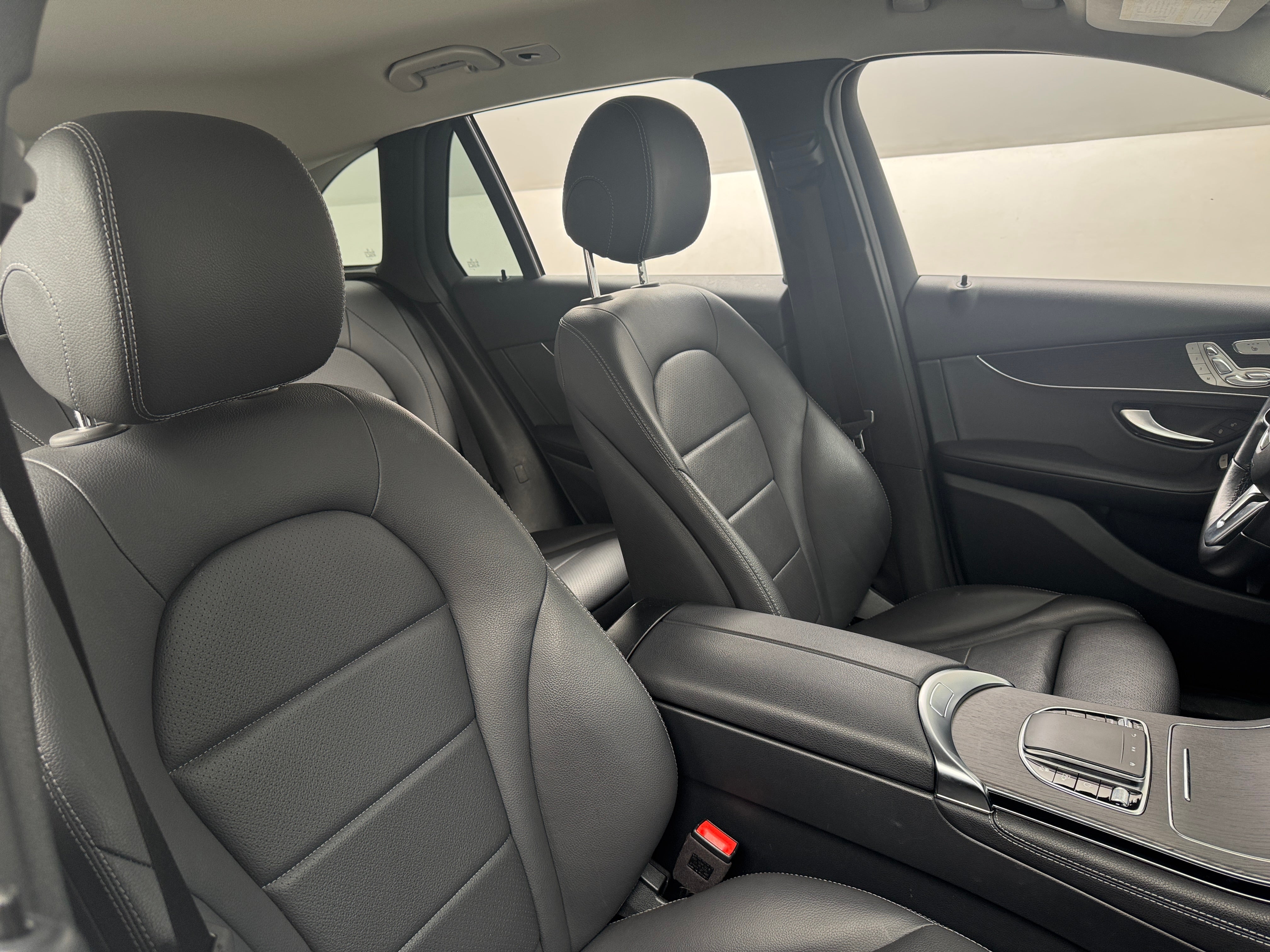 2021 Mercedes-Benz GLC 300 2