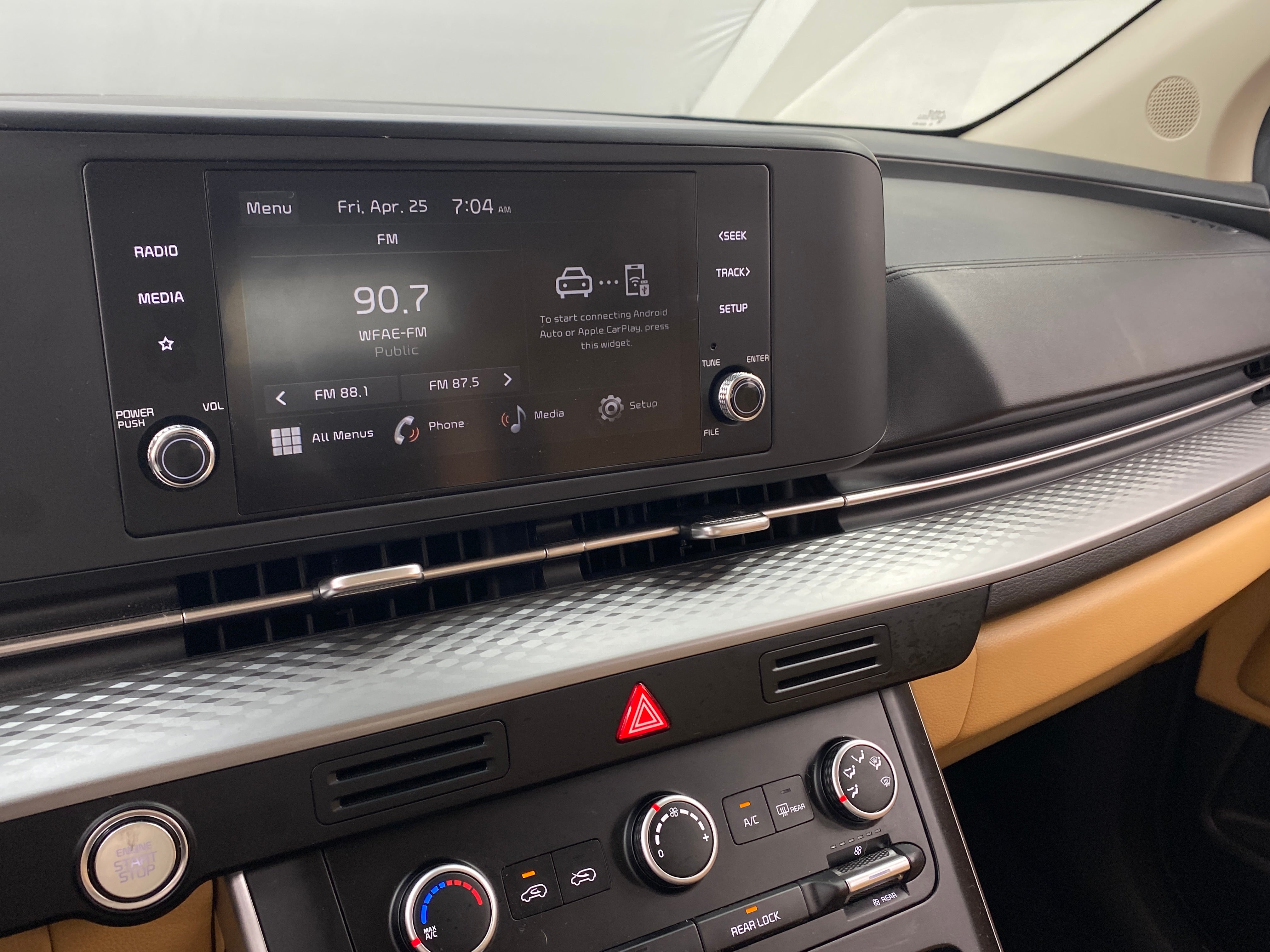 2023 Kia Carnival LX 3